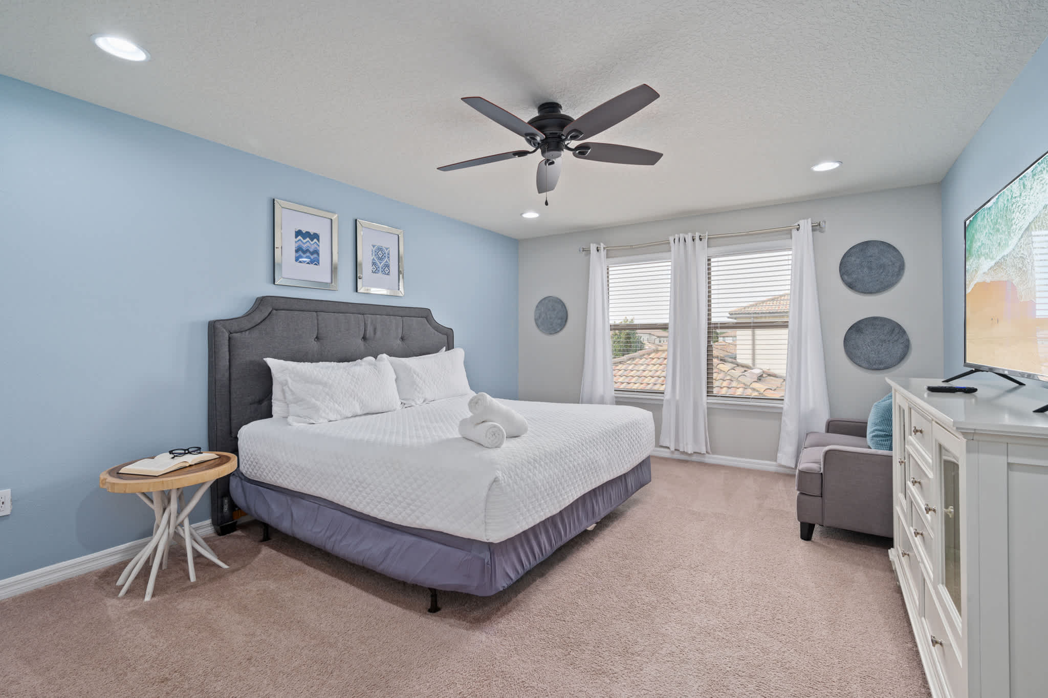 Spacious villa near Disney w/ private pool