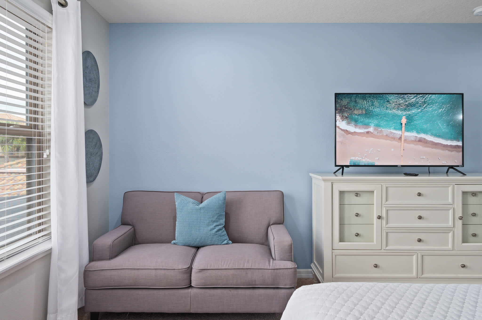 Spacious villa near Disney w/ private pool