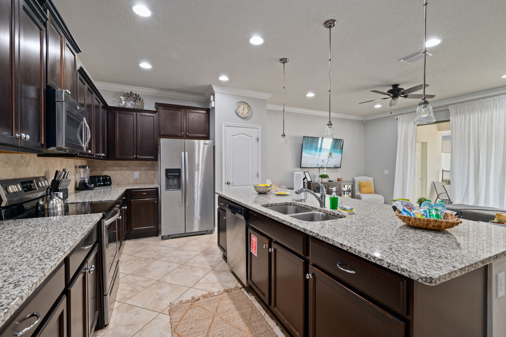 Spacious villa near Disney w/ private pool