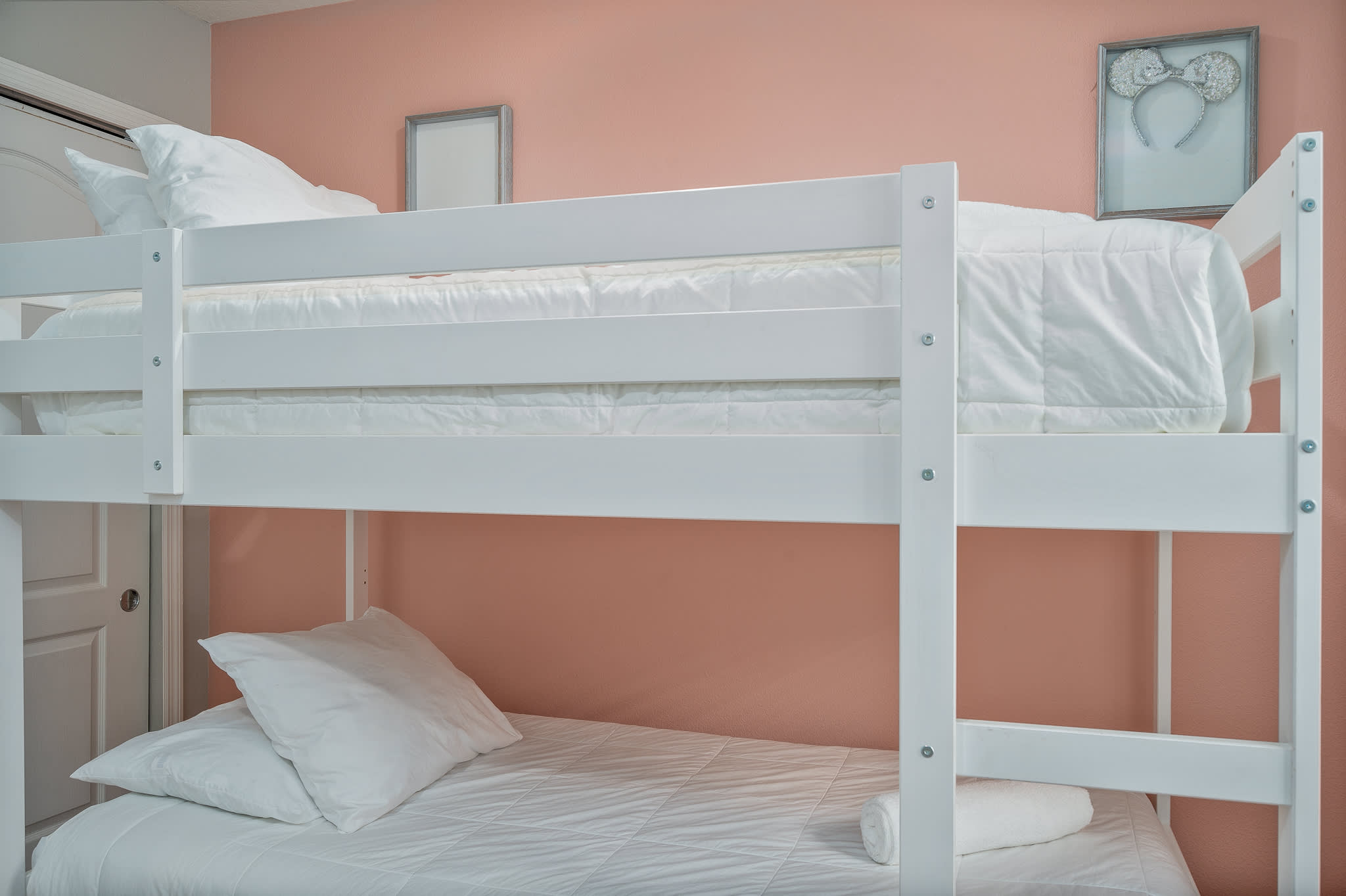 Spacious villa near Disney w/ private pool