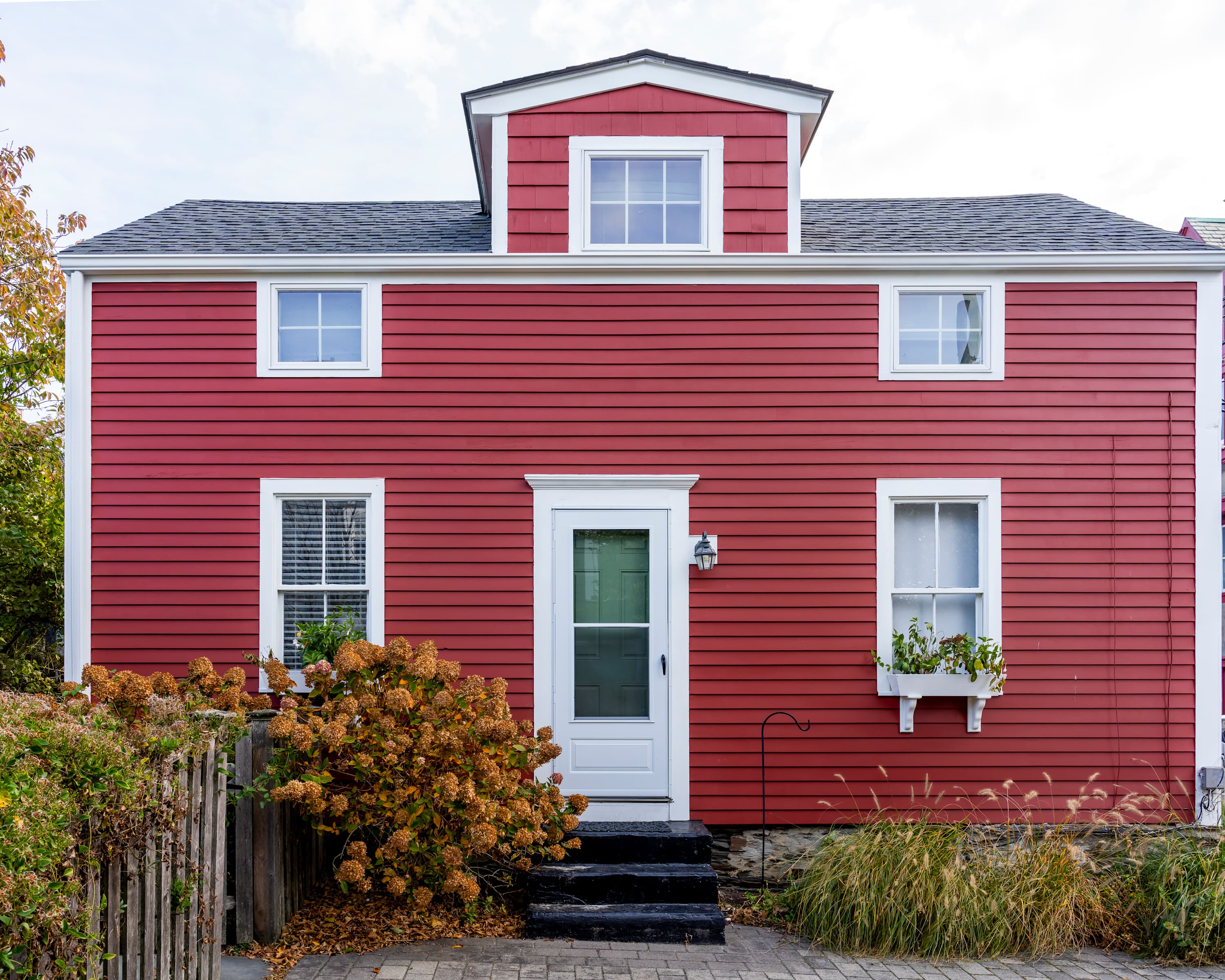 Conveniently located 3BR Home w/ Outdoor Dining — Newport, RI — vacation rental
