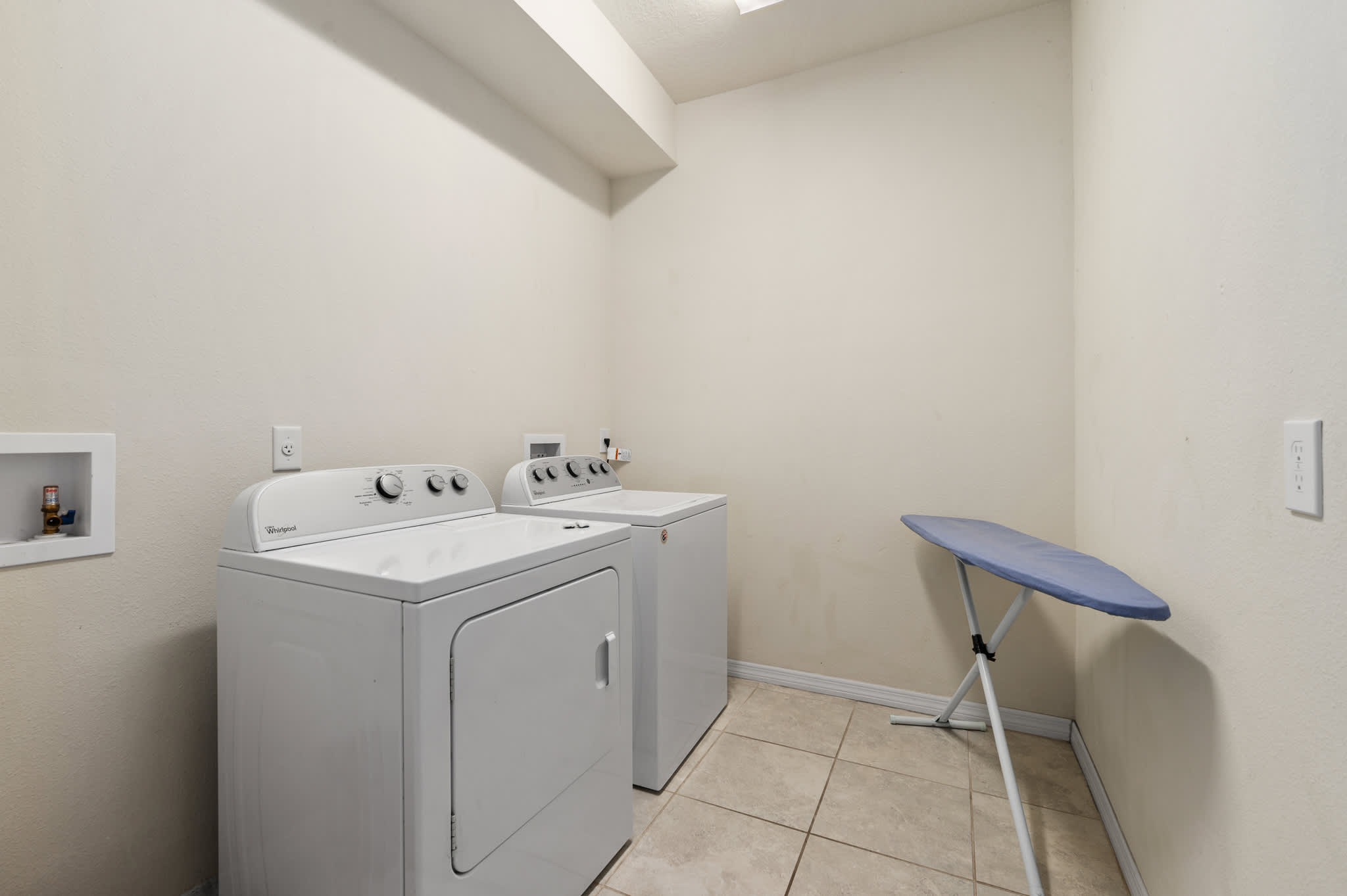 10MI to Disney + Private Pool! Free Waterpark