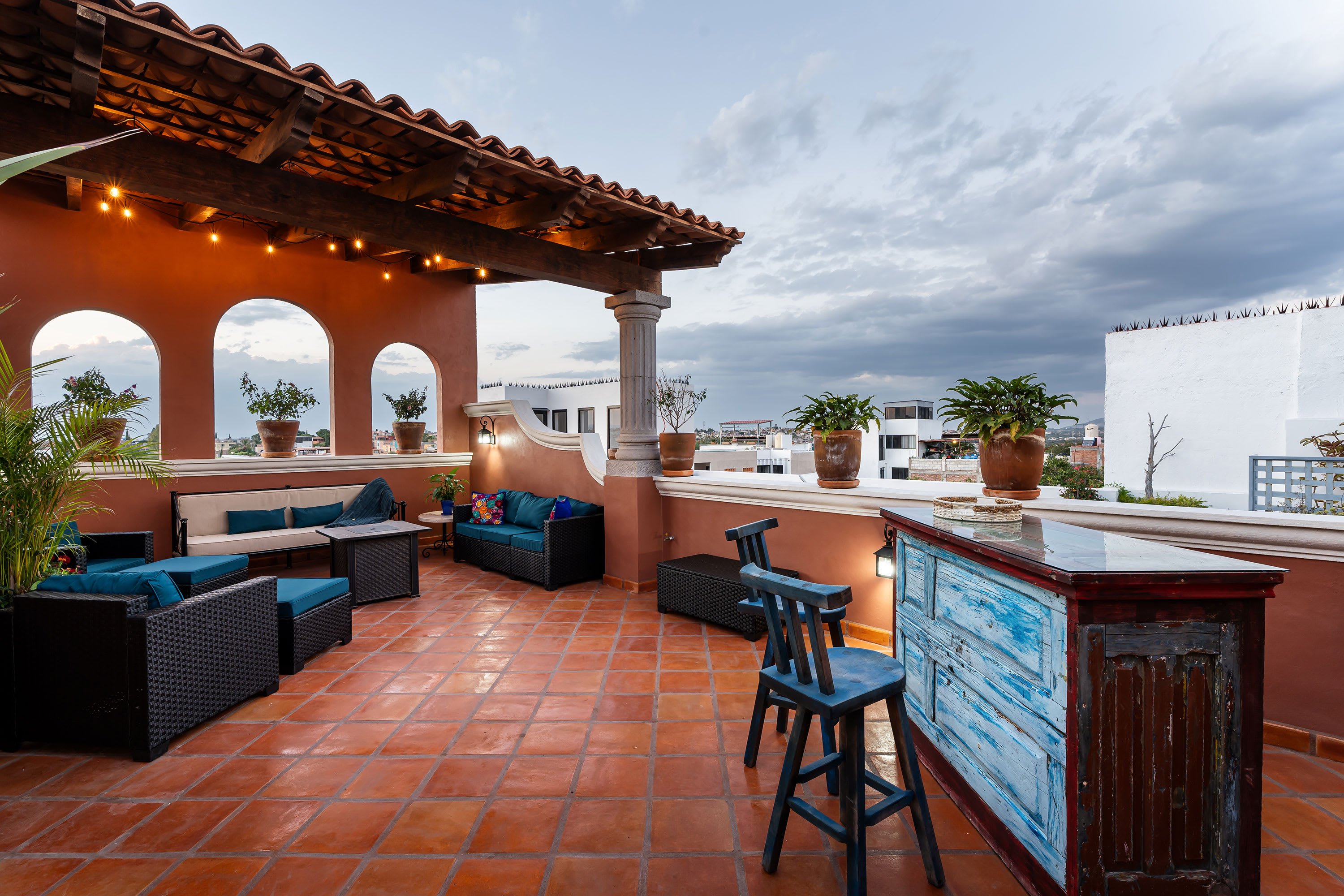 Casa Mimosa, 3BR Retreat with Rooftop & City Views - Foto 1