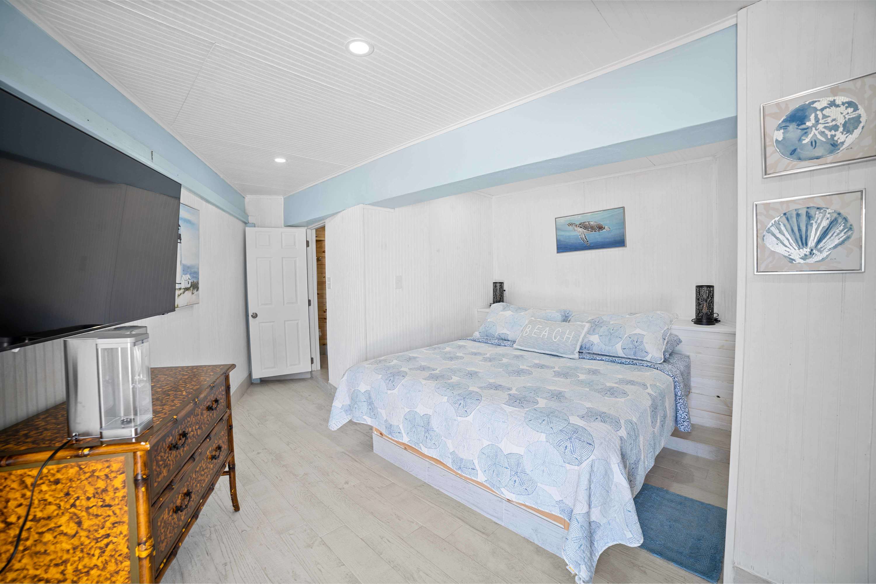 Beach View Room Dormitory Room Barnacle Resort