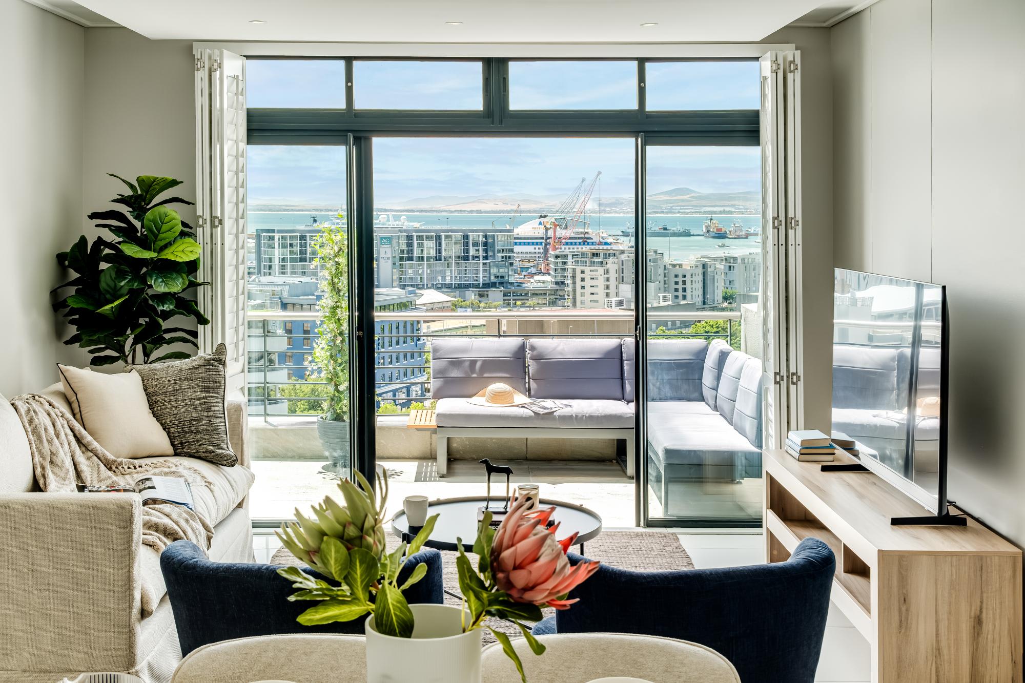 Cape Town Deluxe City Apartment Hafen Views | Photo 2