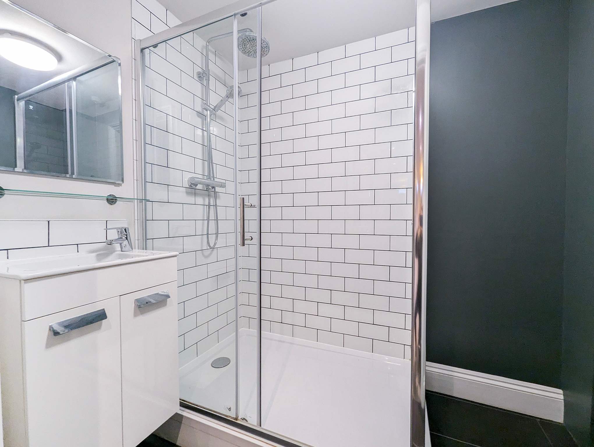 West Pier Beach - by Brighton Holiday Lets - Brighton Holiday Home - Image 7