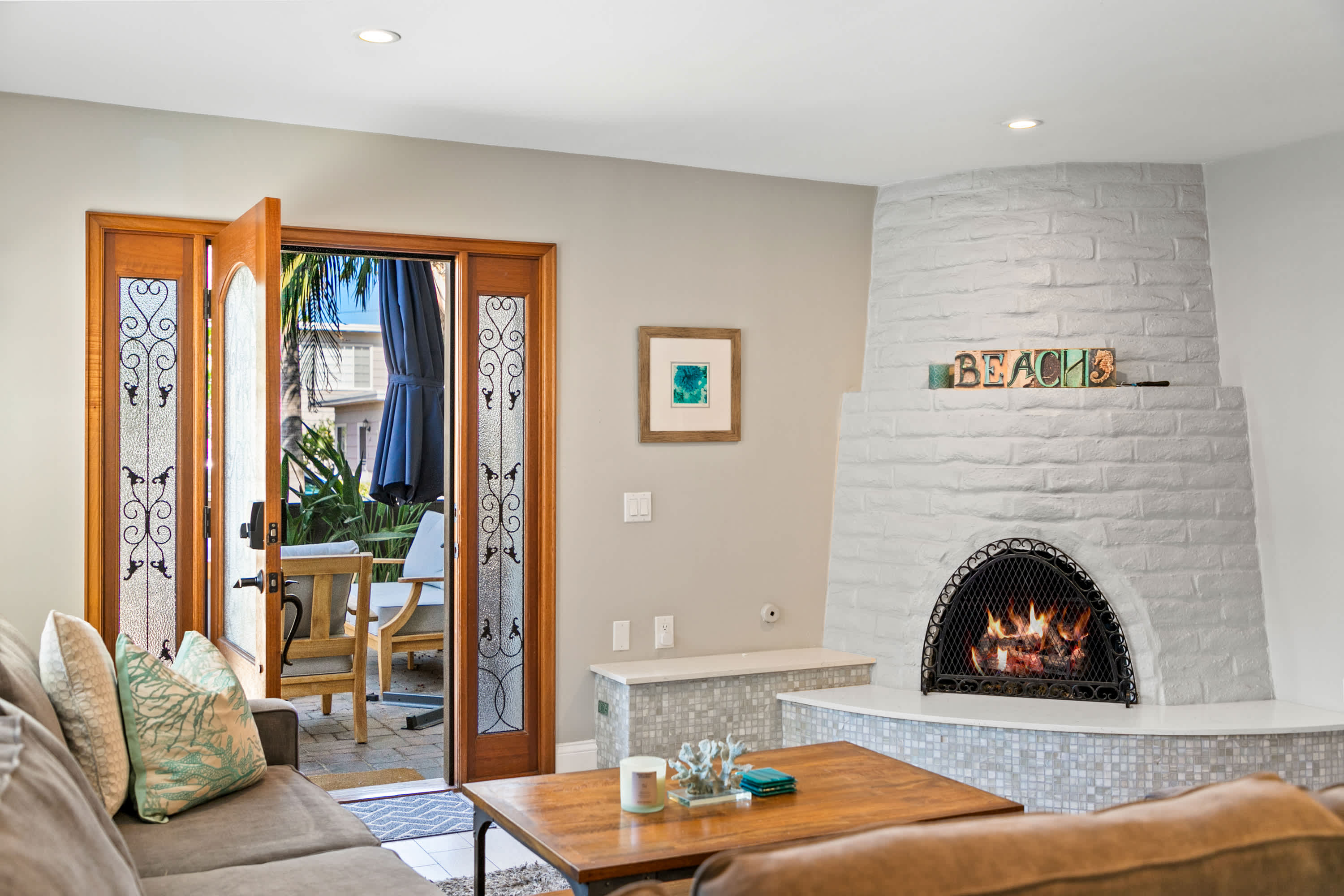 Steps to Ocean!Coastal Chic-Courtyard+Fireplace-Private — San Diego, CA — vacation rental