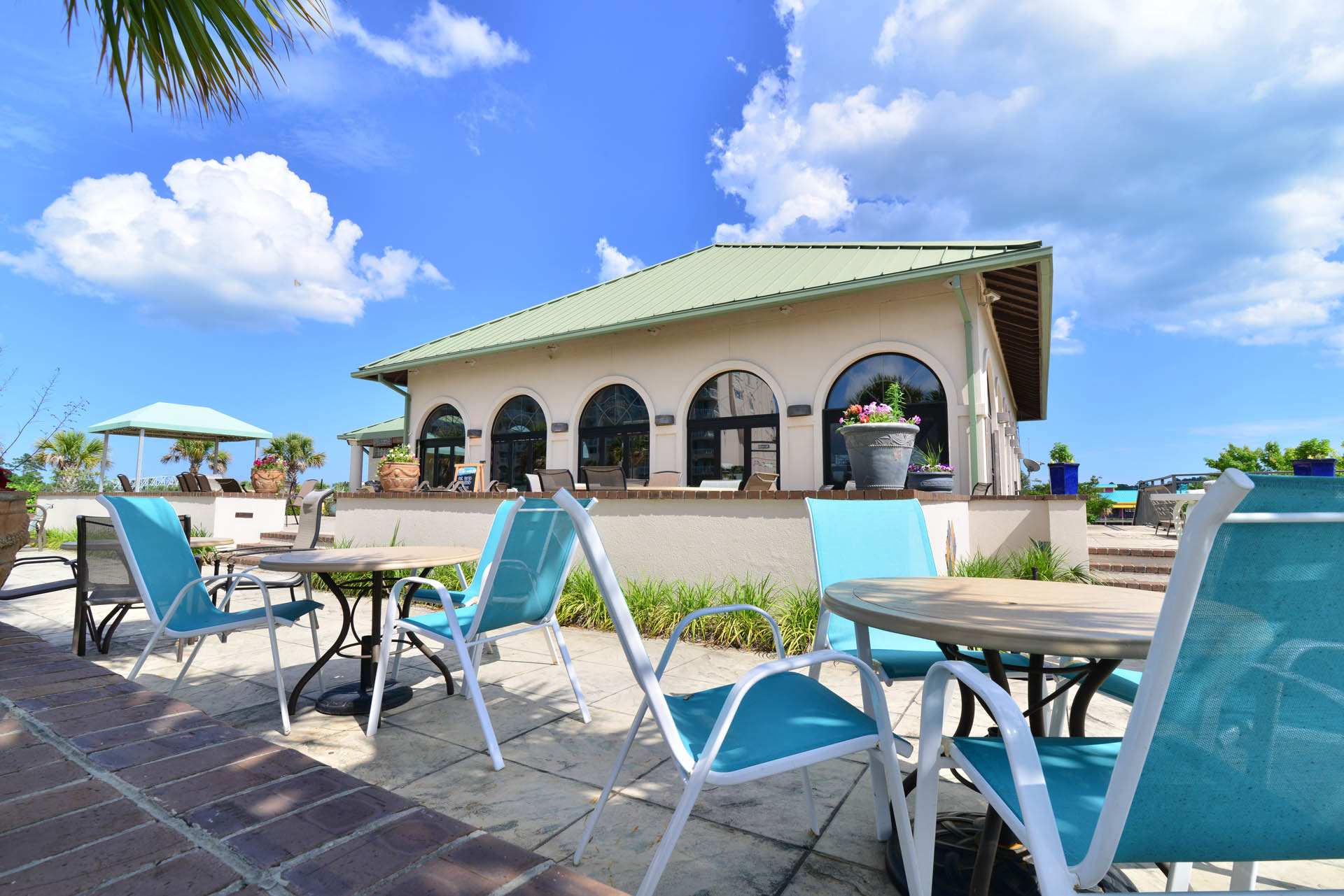 Barefoot Marina Grill by the North Tower Pool