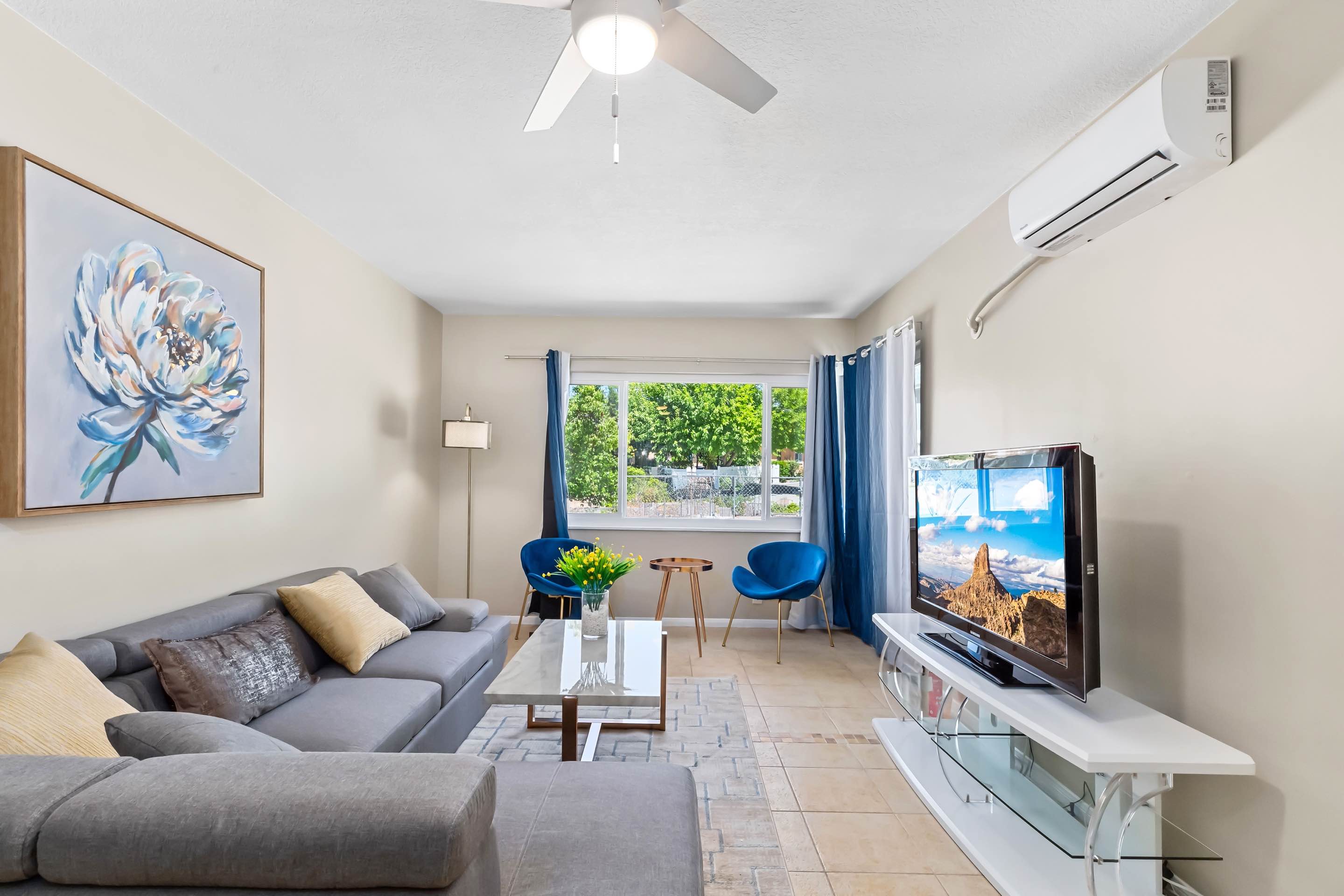 Modern Retreat with Spacious Yard & Cozy Interiors 6