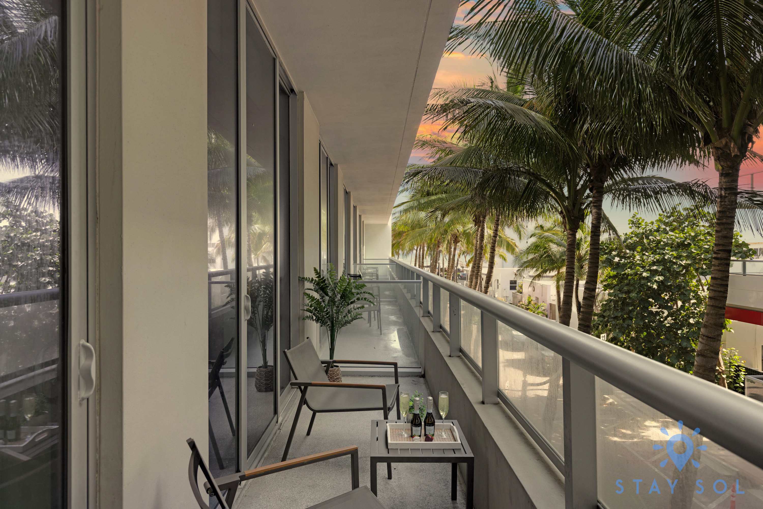 2BR Apartment with Rooftop Pool