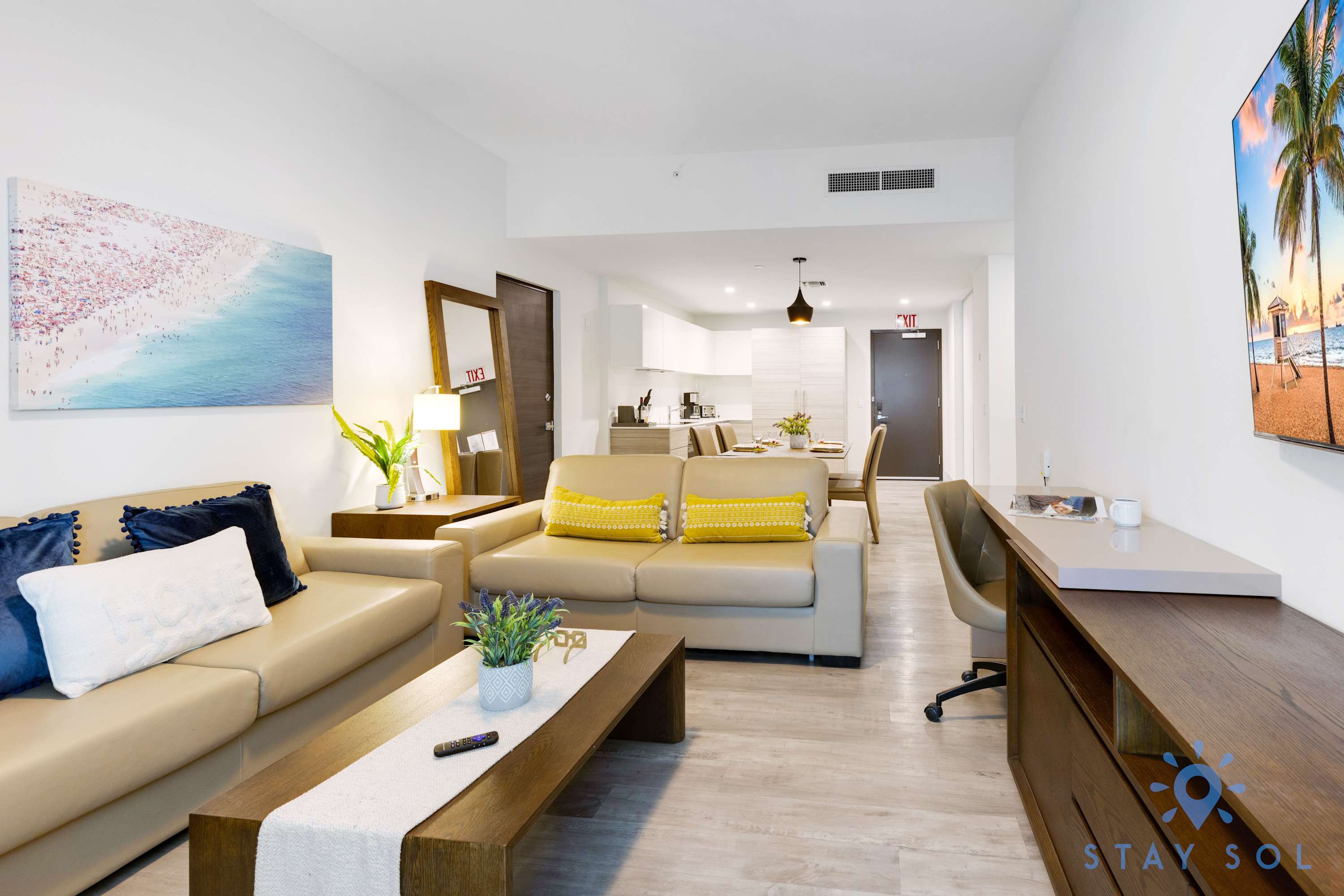 Modern Hollywood Beach Condo | Rooftop Pool