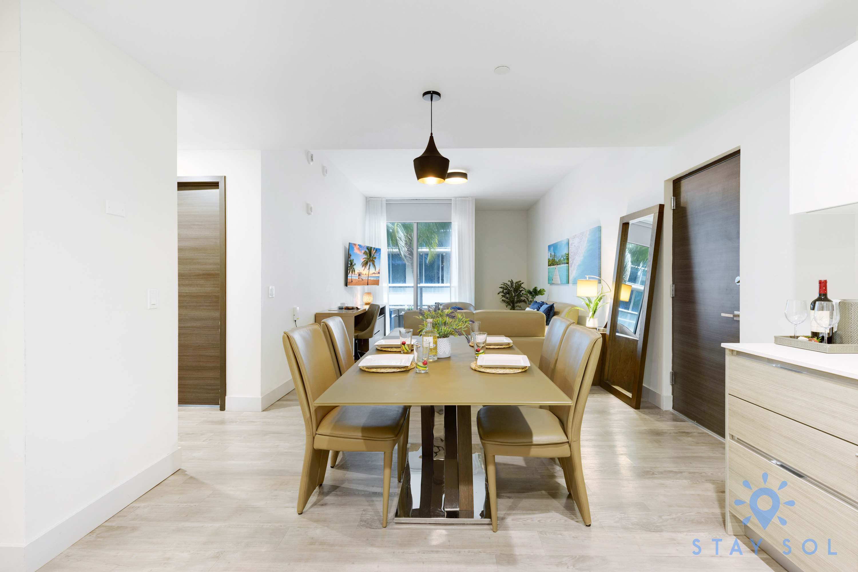 Modern Hollywood Beach Condo | Rooftop Pool