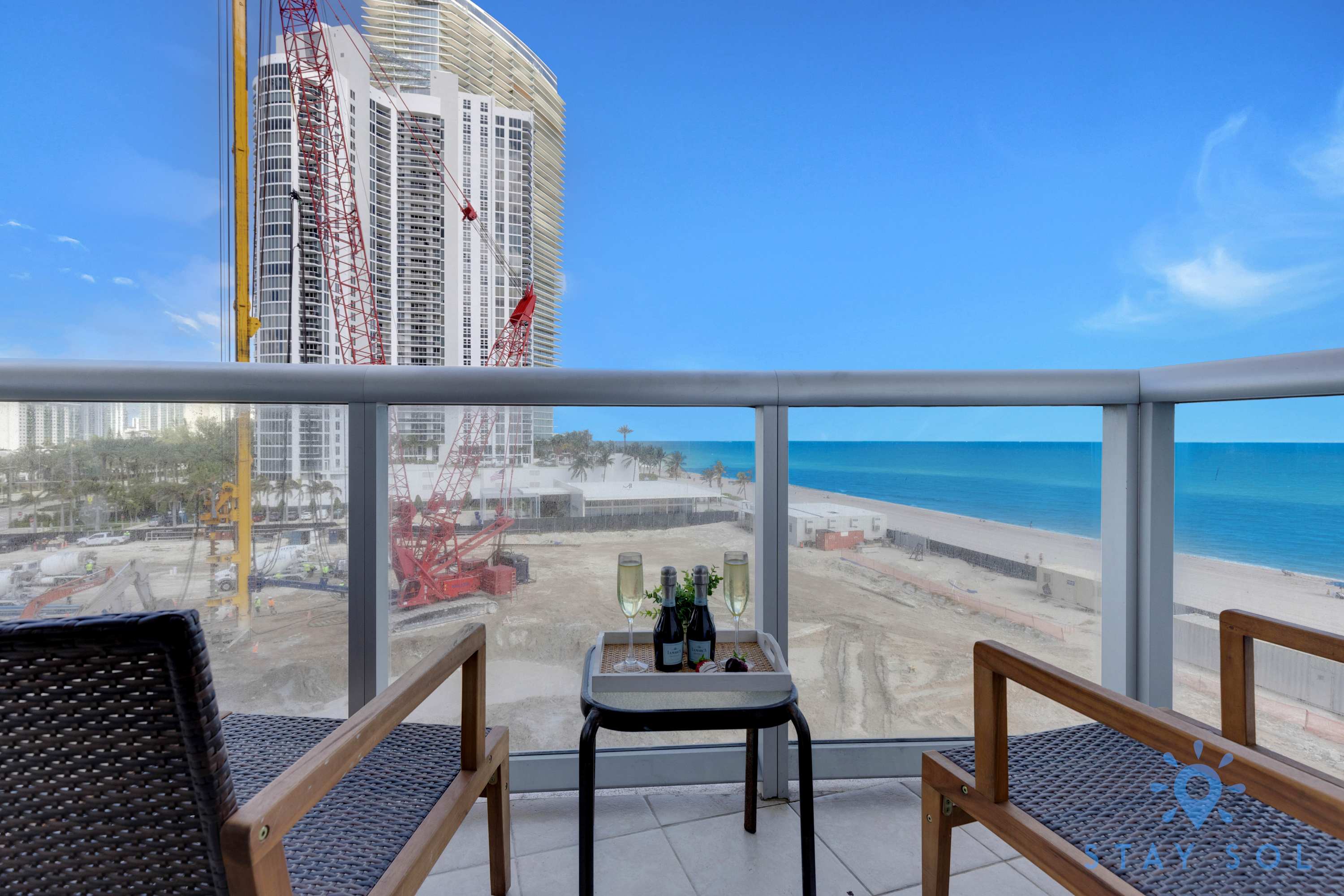 Oceanview 1BR • Balcony Retreat