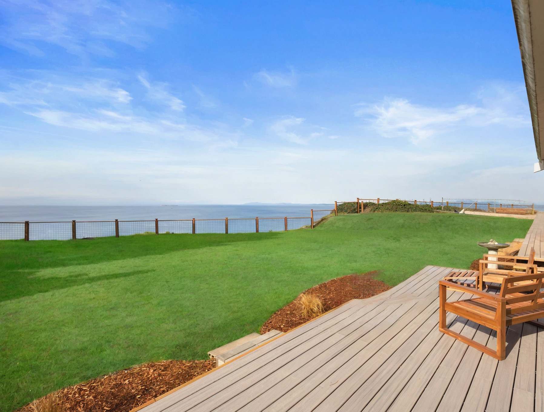 Charming Coastal Retreat 3