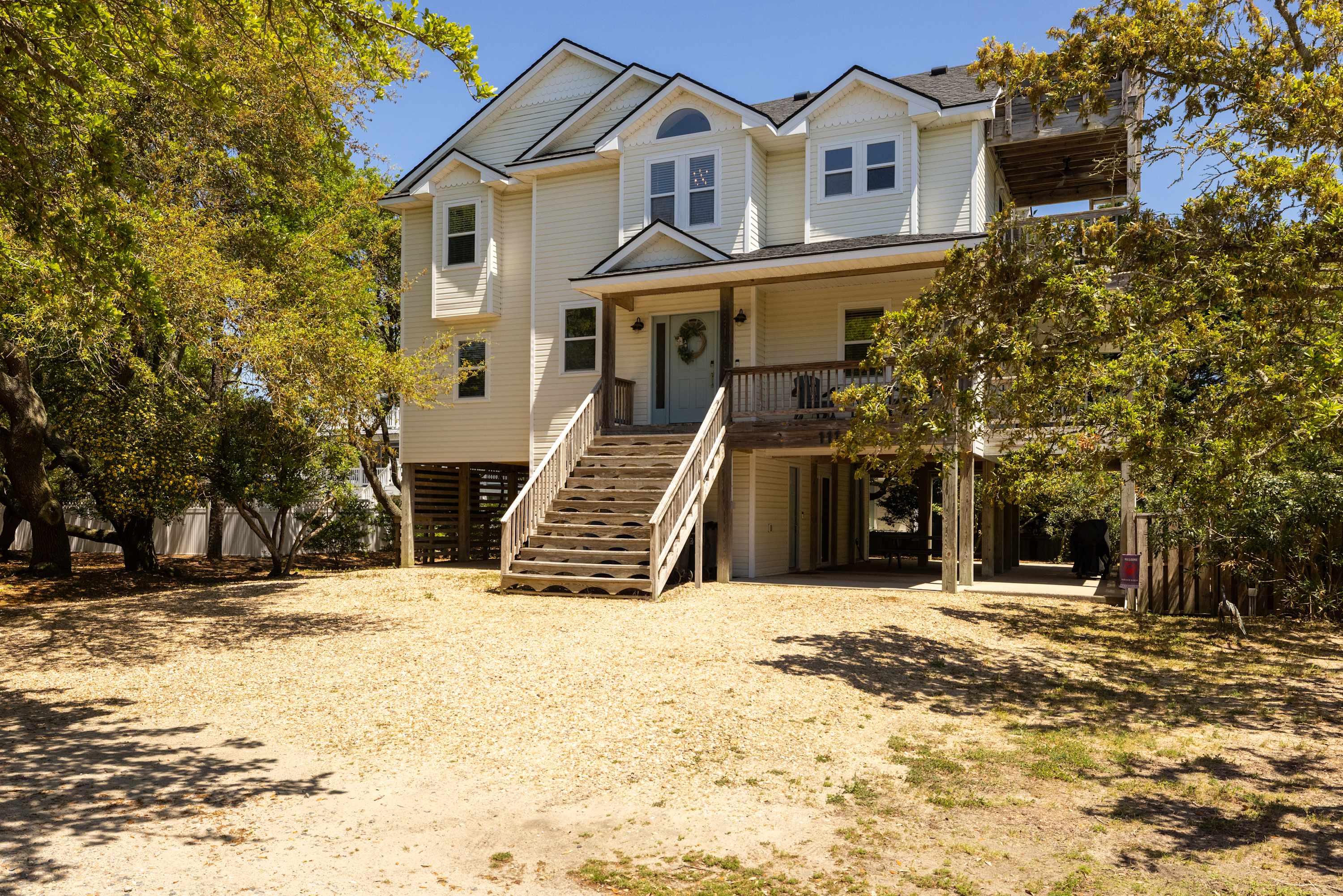 Oceanside Duck Retreat w Pool, Spa, Mins to Beach! — Duck, NC — vacation rental