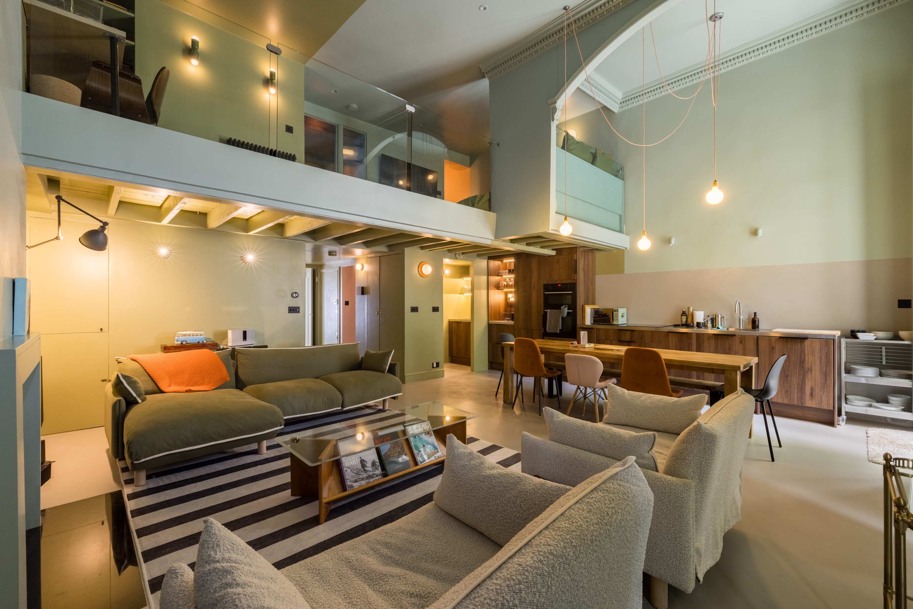 Beautiful Paddington Loft-Style Apartment in Westbourne Terrace 12 W2 3UW - Property image 4 - VivreStays