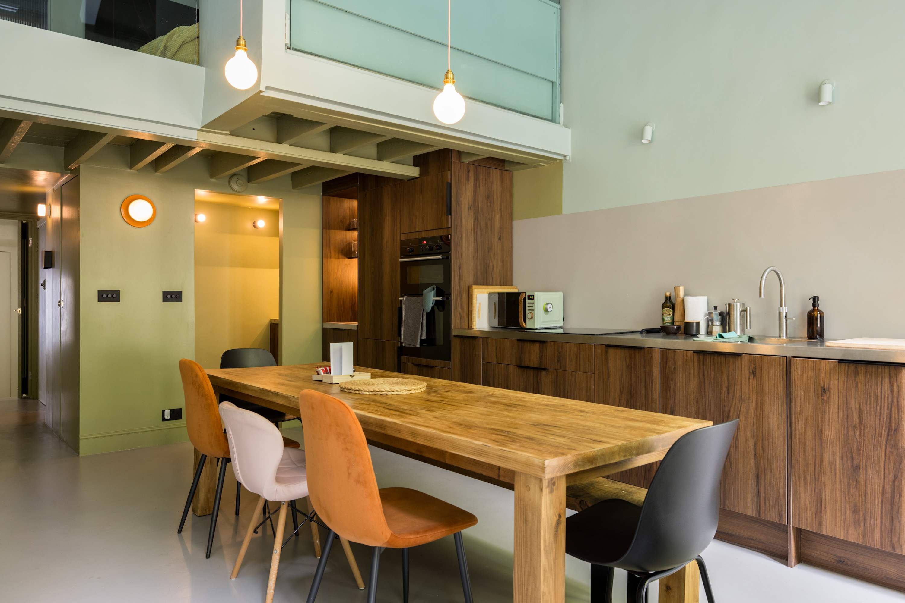 Beautiful Paddington Loft-Style Apartment in Westbourne Terrace 12 W2 3UW - Property image 8 - VivreStays