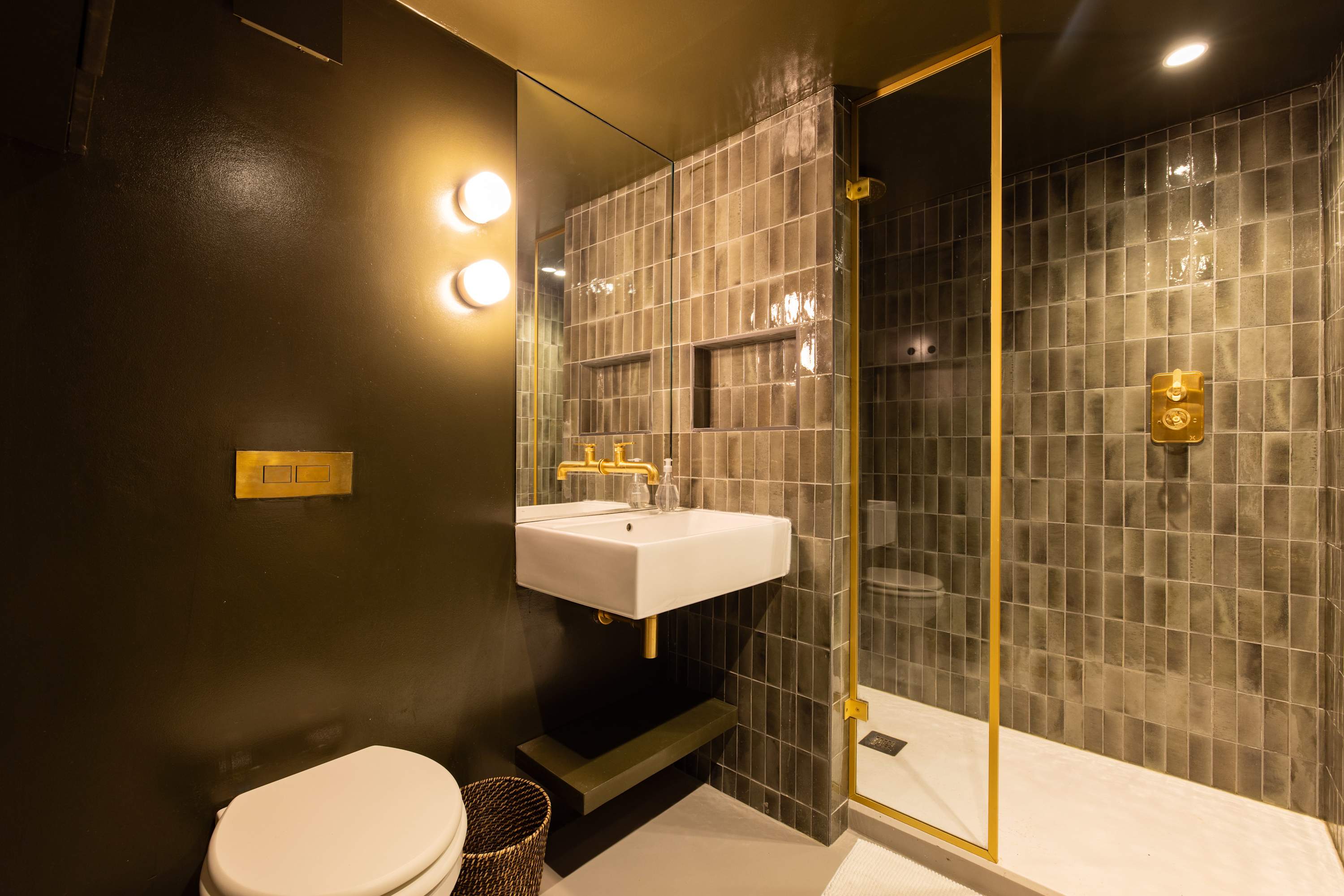 Beautiful Paddington Loft-Style Apartment in Westbourne Terrace 12 W2 3UW - Property image 12 - VivreStays