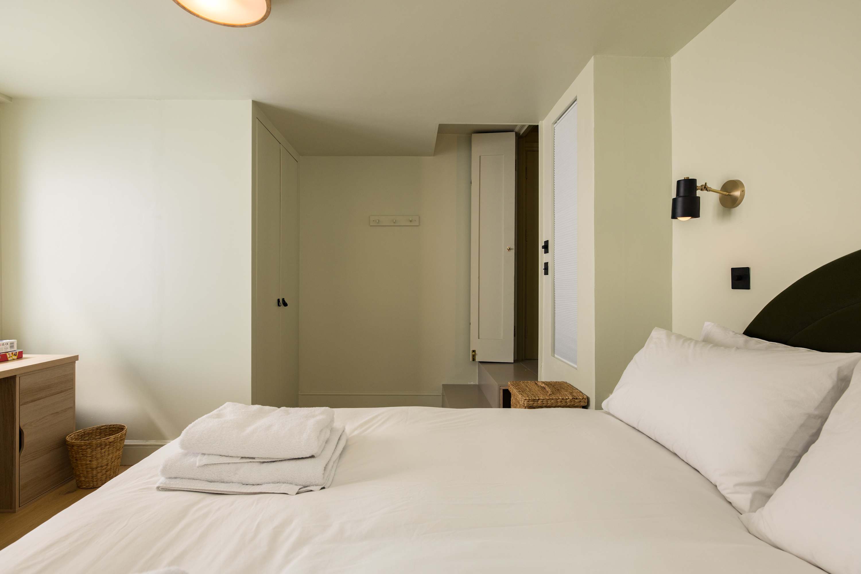 Beautiful Paddington Loft-Style Apartment in Westbourne Terrace 12 W2 3UW - Property image 16 - VivreStays