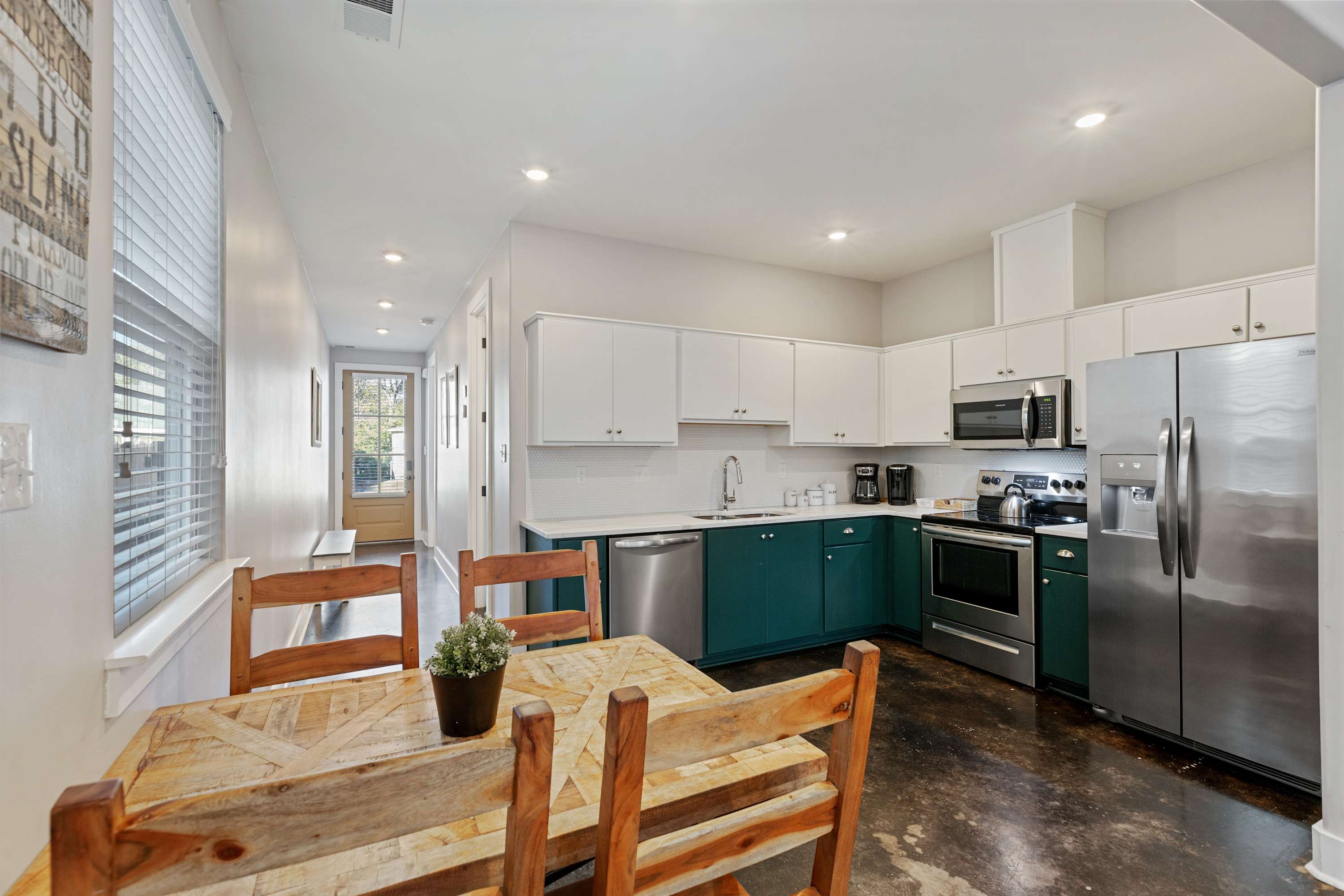 ⭐ 4 BEDROOM in 💙 of COOPER YOUNG ⭐