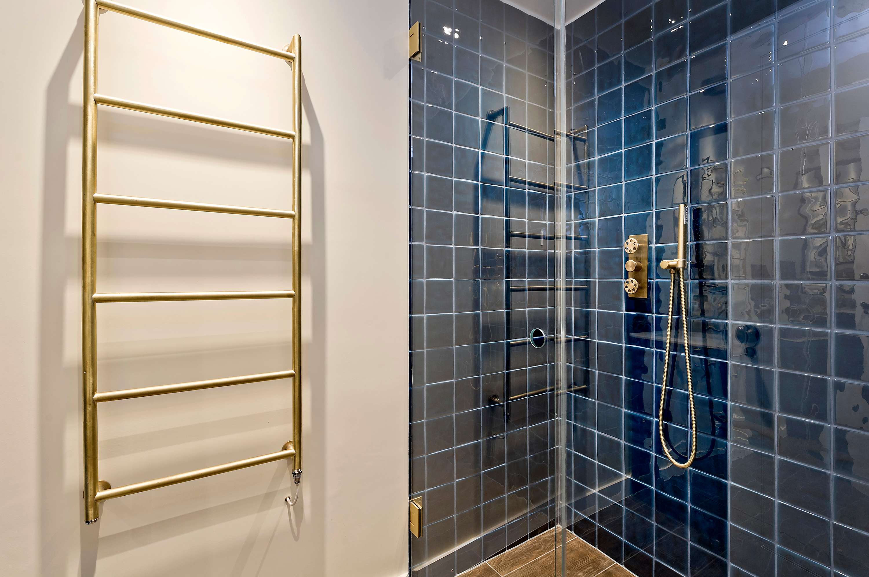 5 Bed House w/ indoor pool, sauna & private garden - Fulham in Fulham Palace Road SW6 6UB - Property image 46 - VivreStays