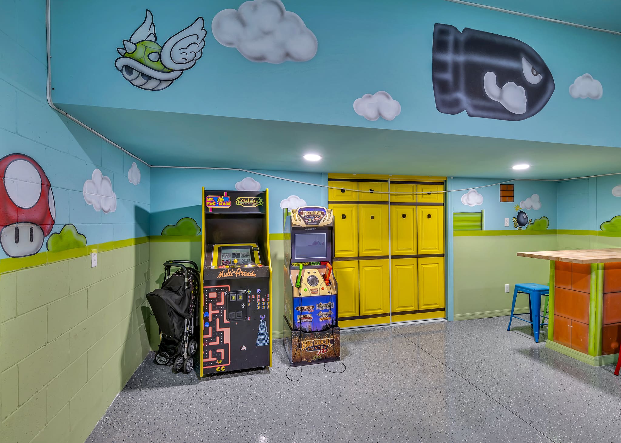 Spacious villa near Disney w/ game room & heated pool