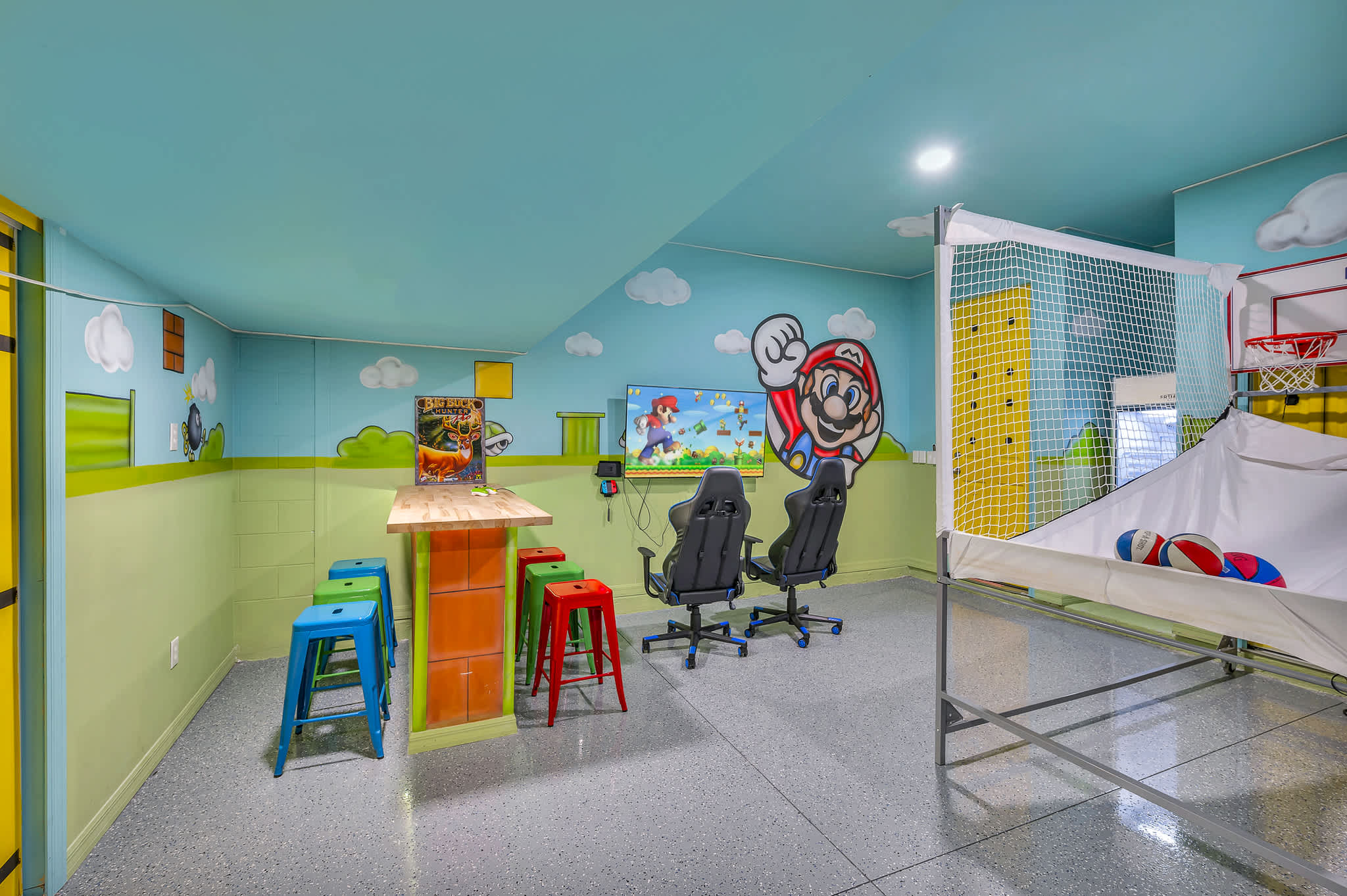 Spacious villa near Disney w/ game room & heated pool