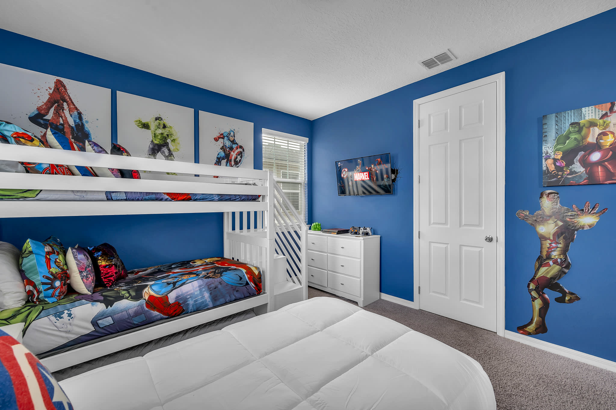 Spacious villa near Disney w/ game room & heated pool