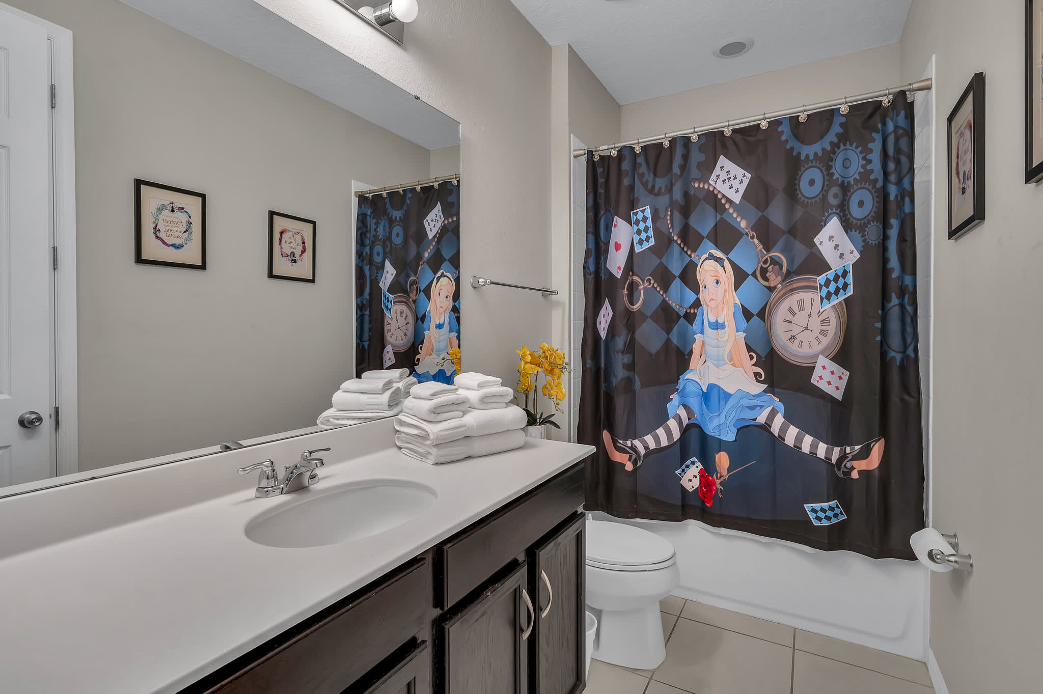 Spacious villa near Disney w/ game room & heated pool