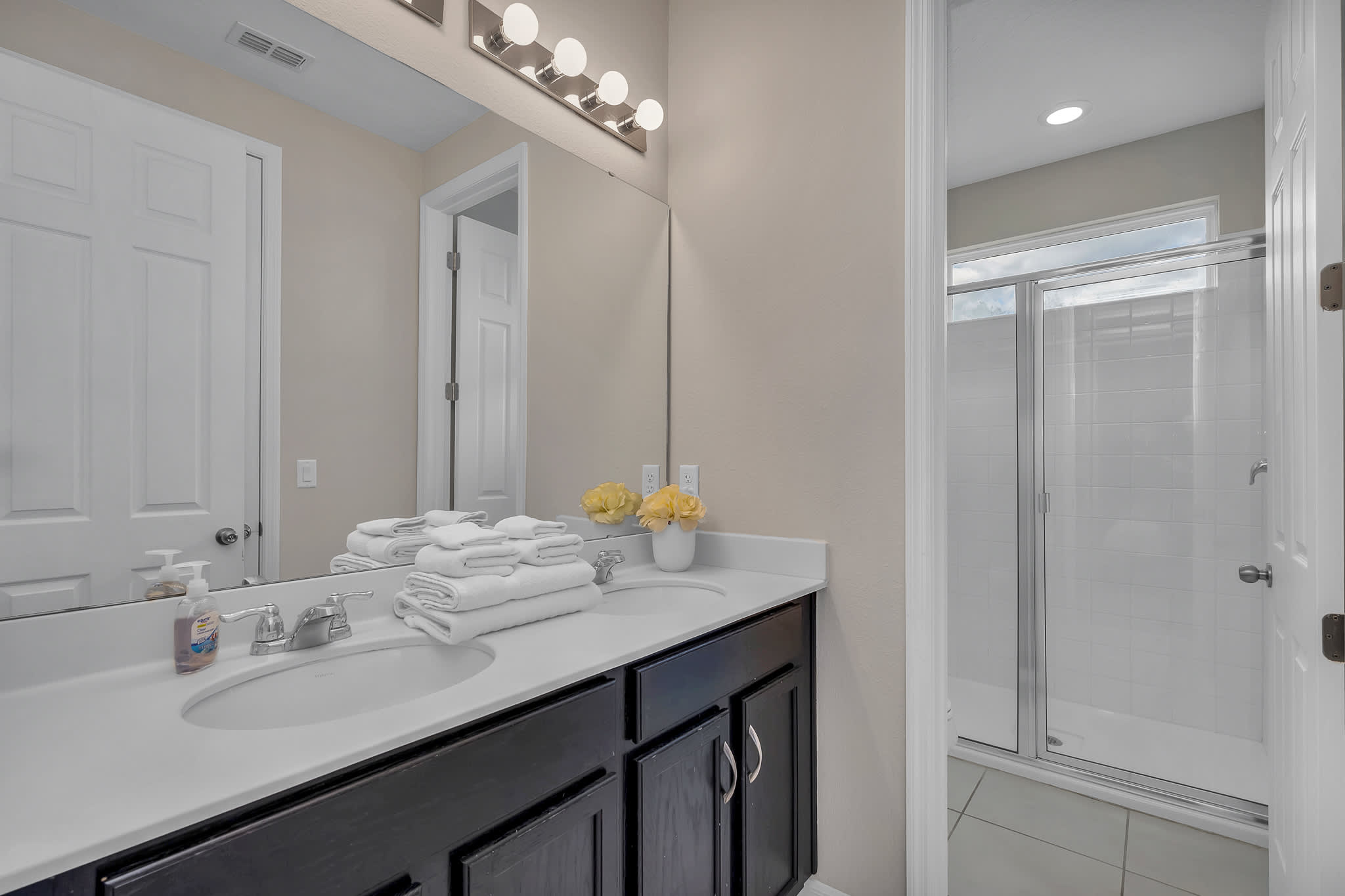 Spacious villa near Disney w/ game room & heated pool