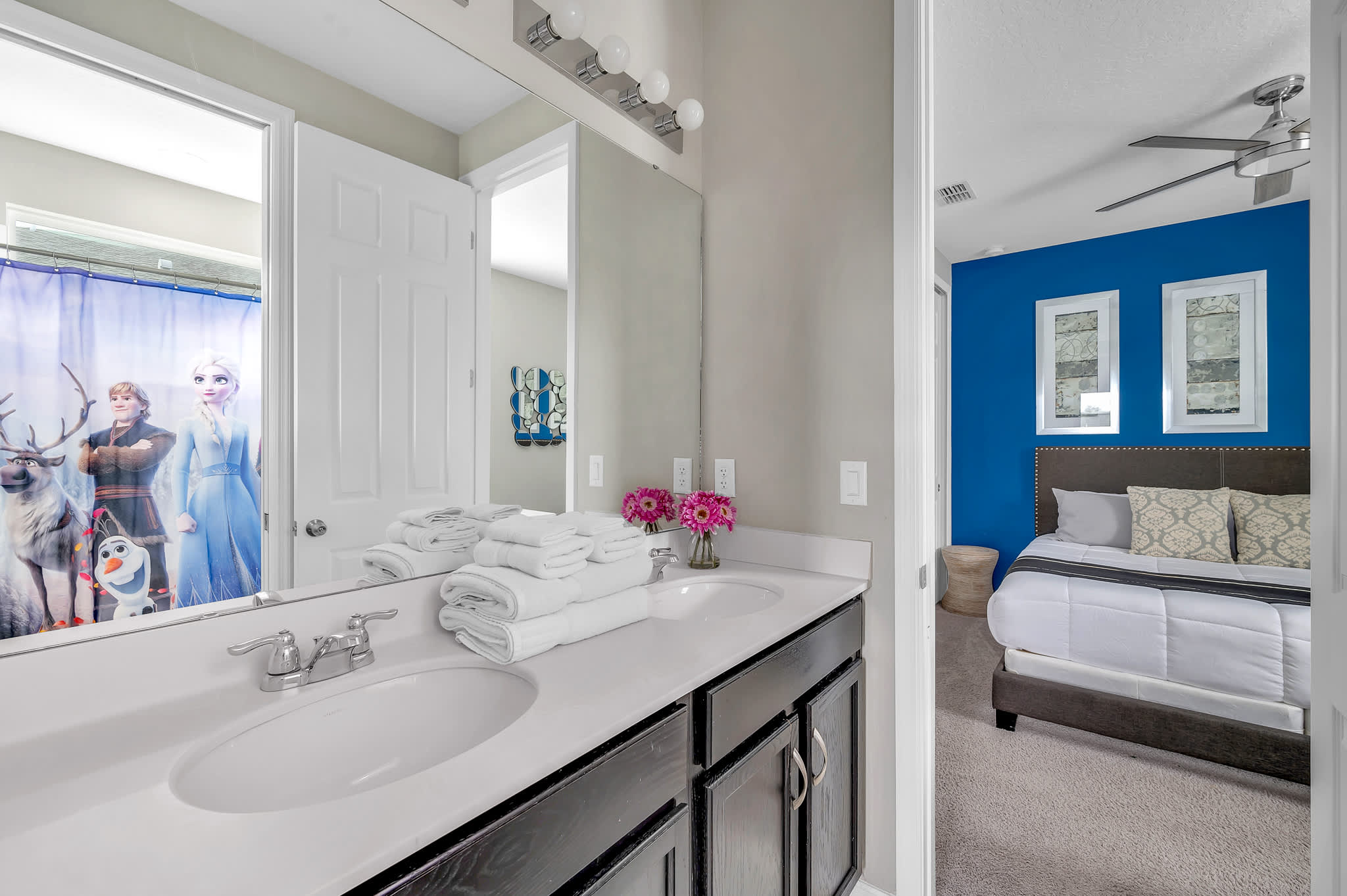 Spacious villa near Disney w/ game room & heated pool