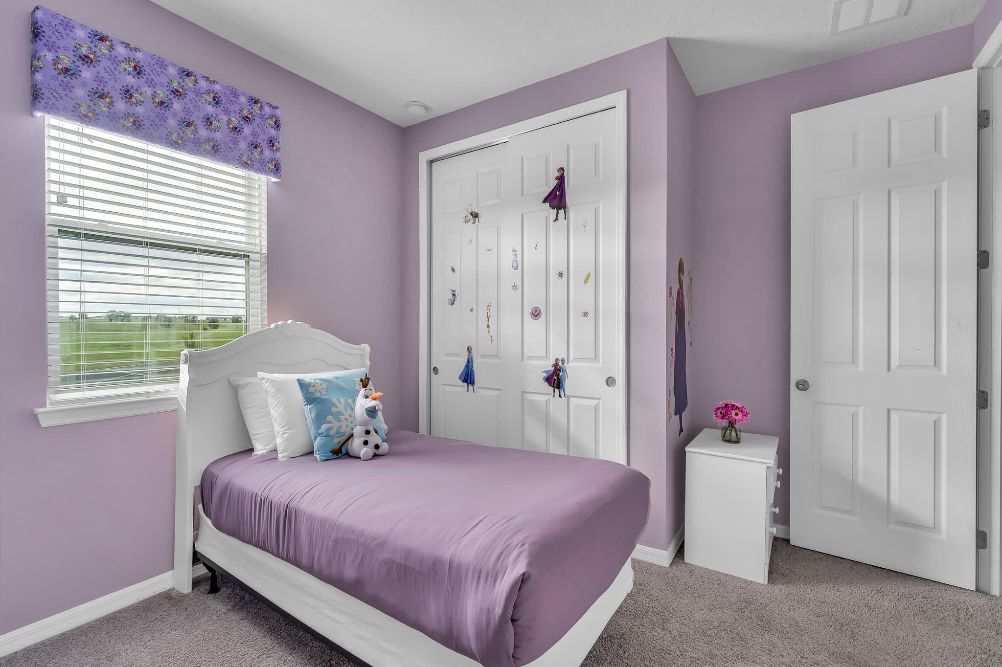 Spacious villa near Disney w/ game room & heated pool