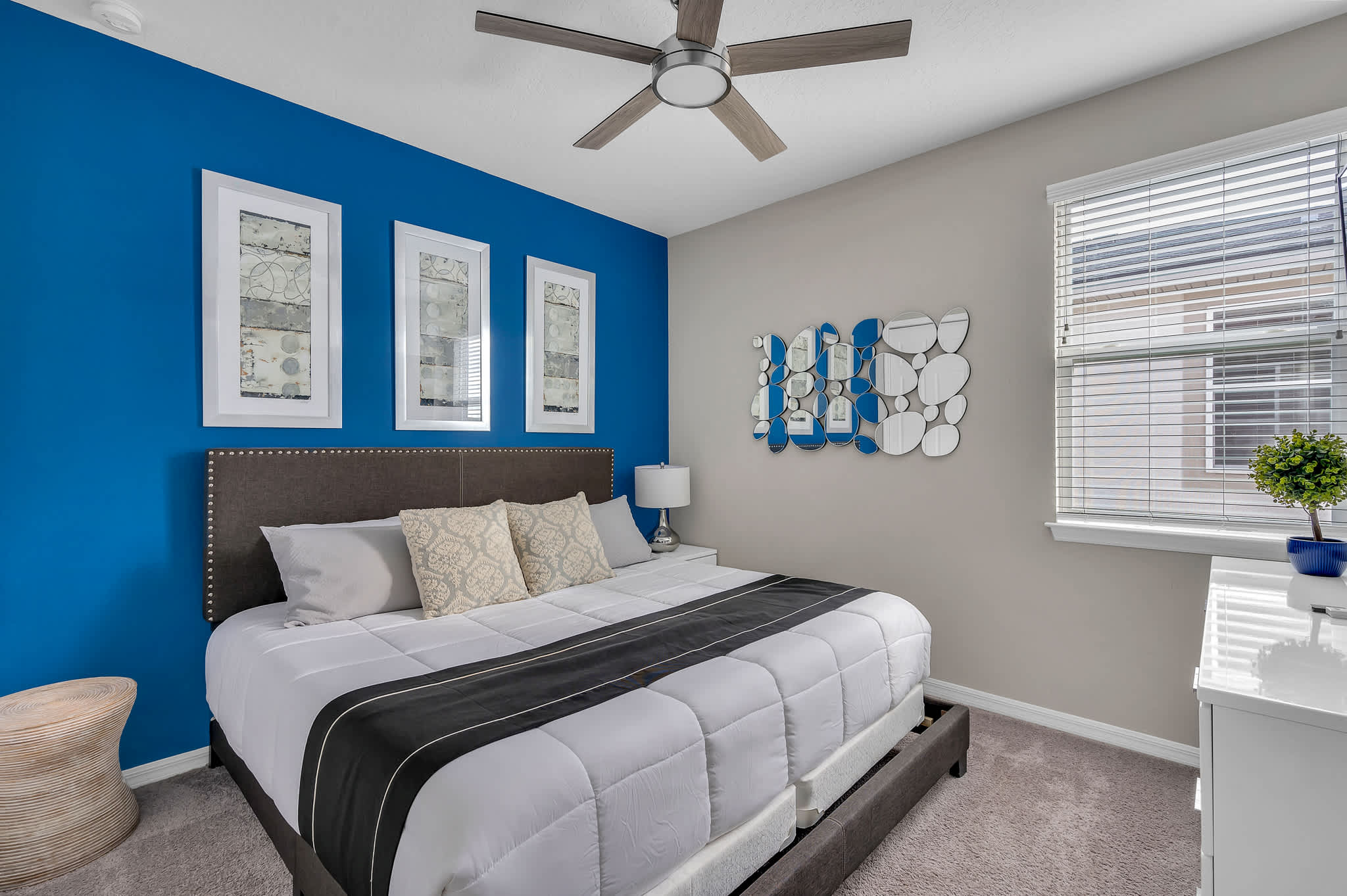 Spacious villa near Disney w/ game room & heated pool