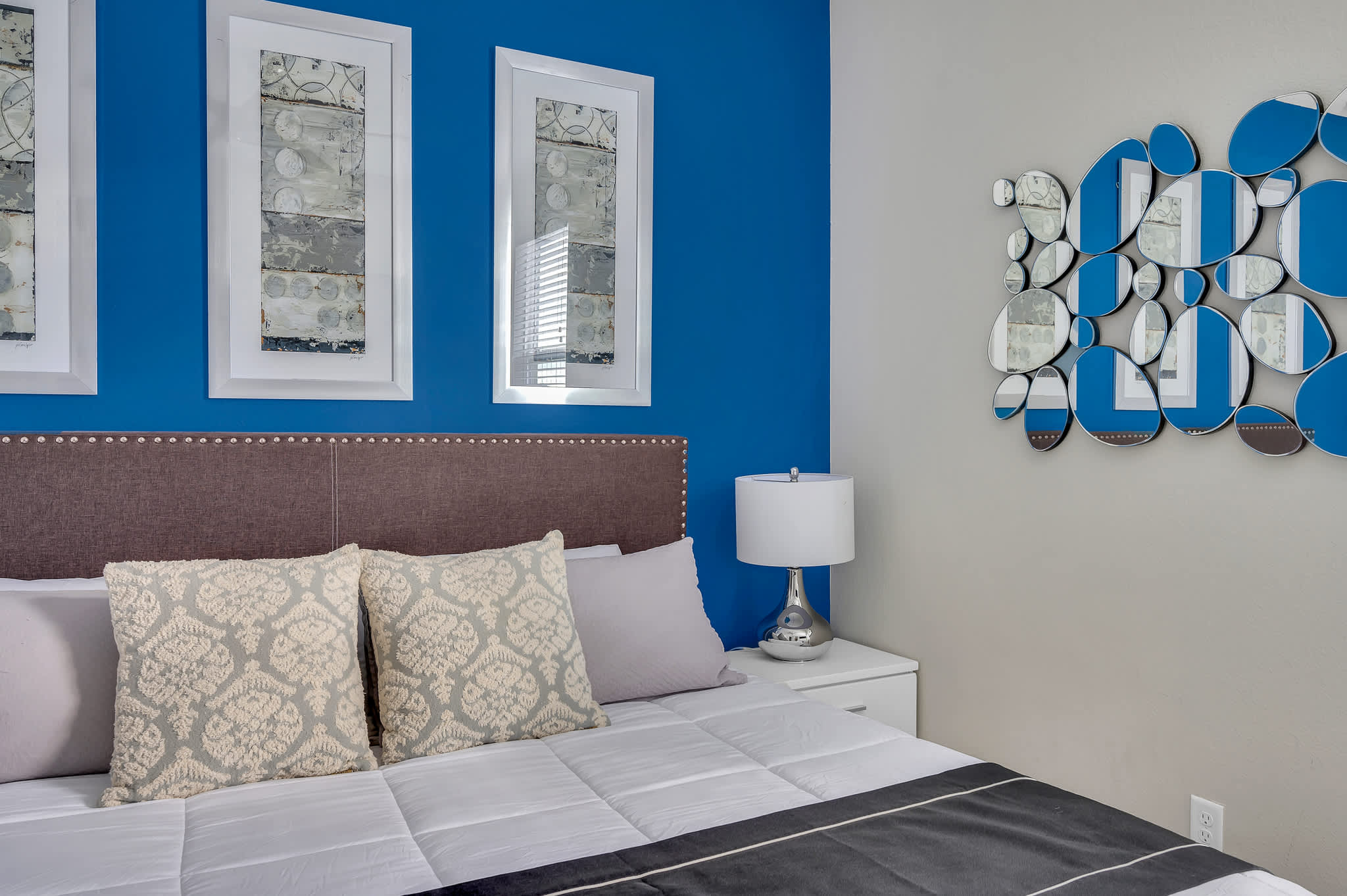 Spacious villa near Disney w/ game room & heated pool