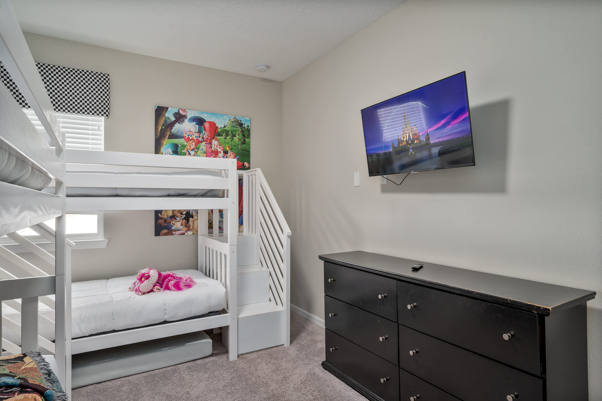 Spacious villa near Disney w/ game room & heated pool