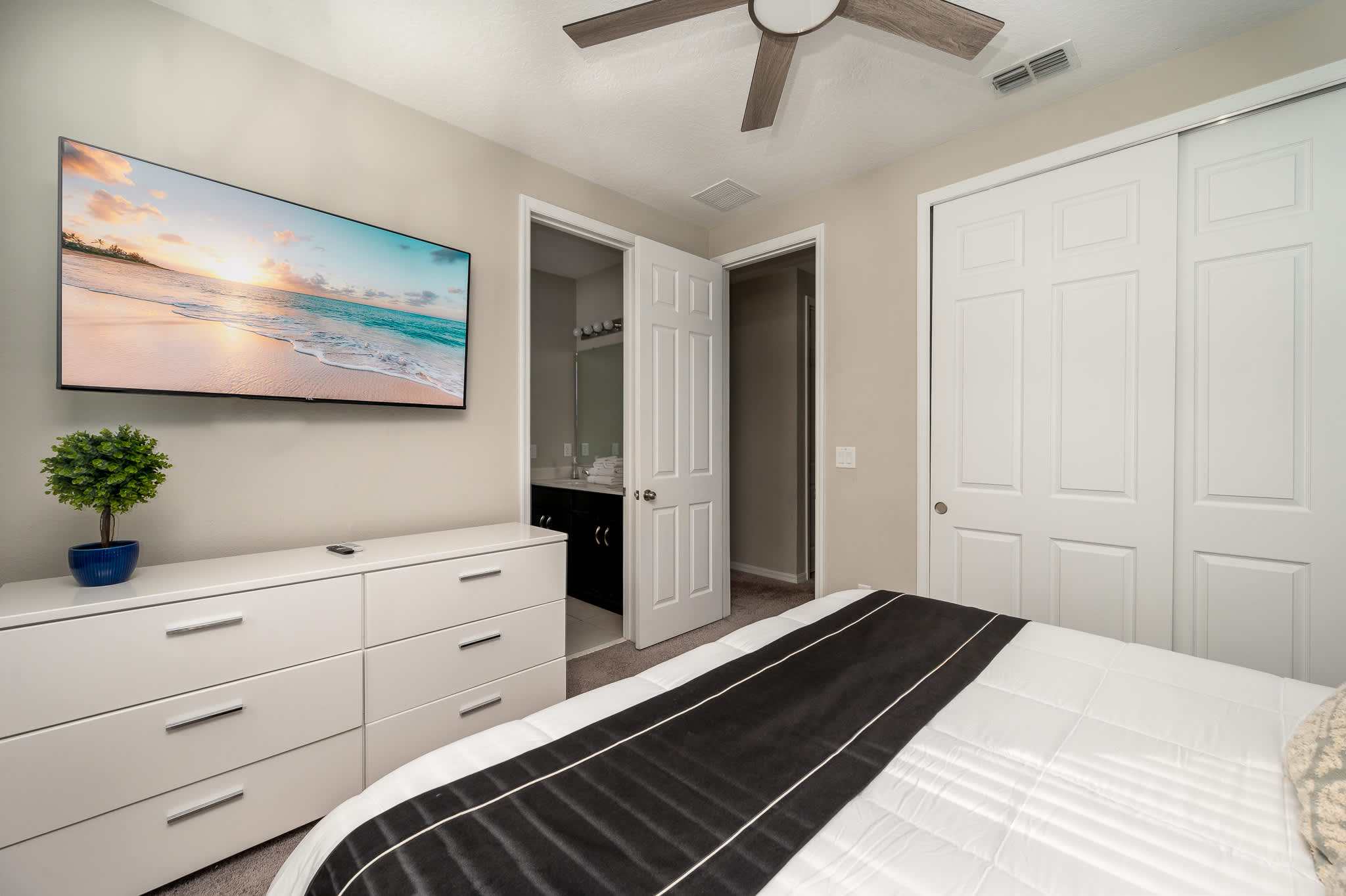 Spacious villa near Disney w/ game room & heated pool