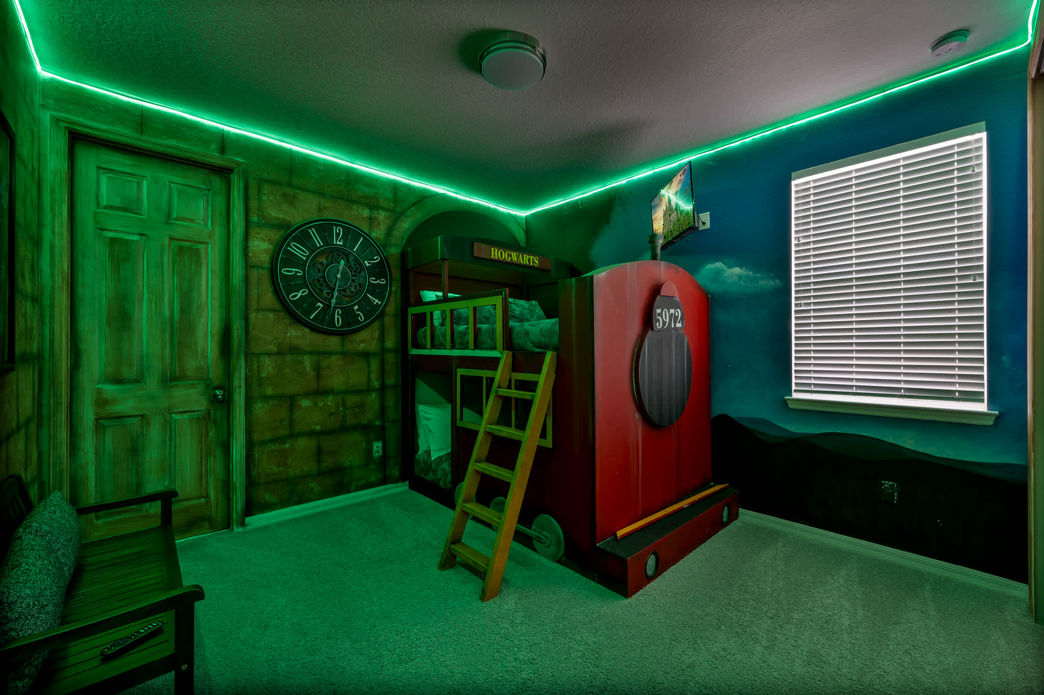 Spacious villa near Disney w/ game room & heated pool