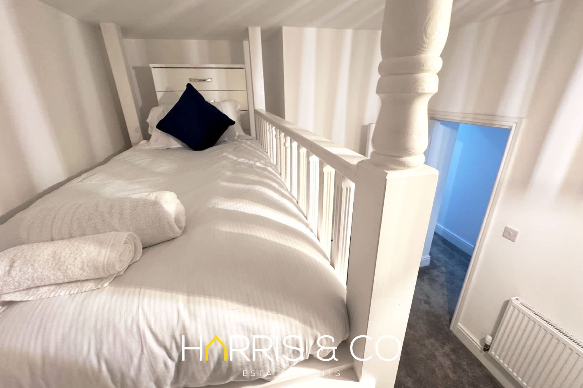 The New Sandpiper - A Sea View Retreat in The Esplanade 25 FY7 6HF - Property image 20 - VivreStays