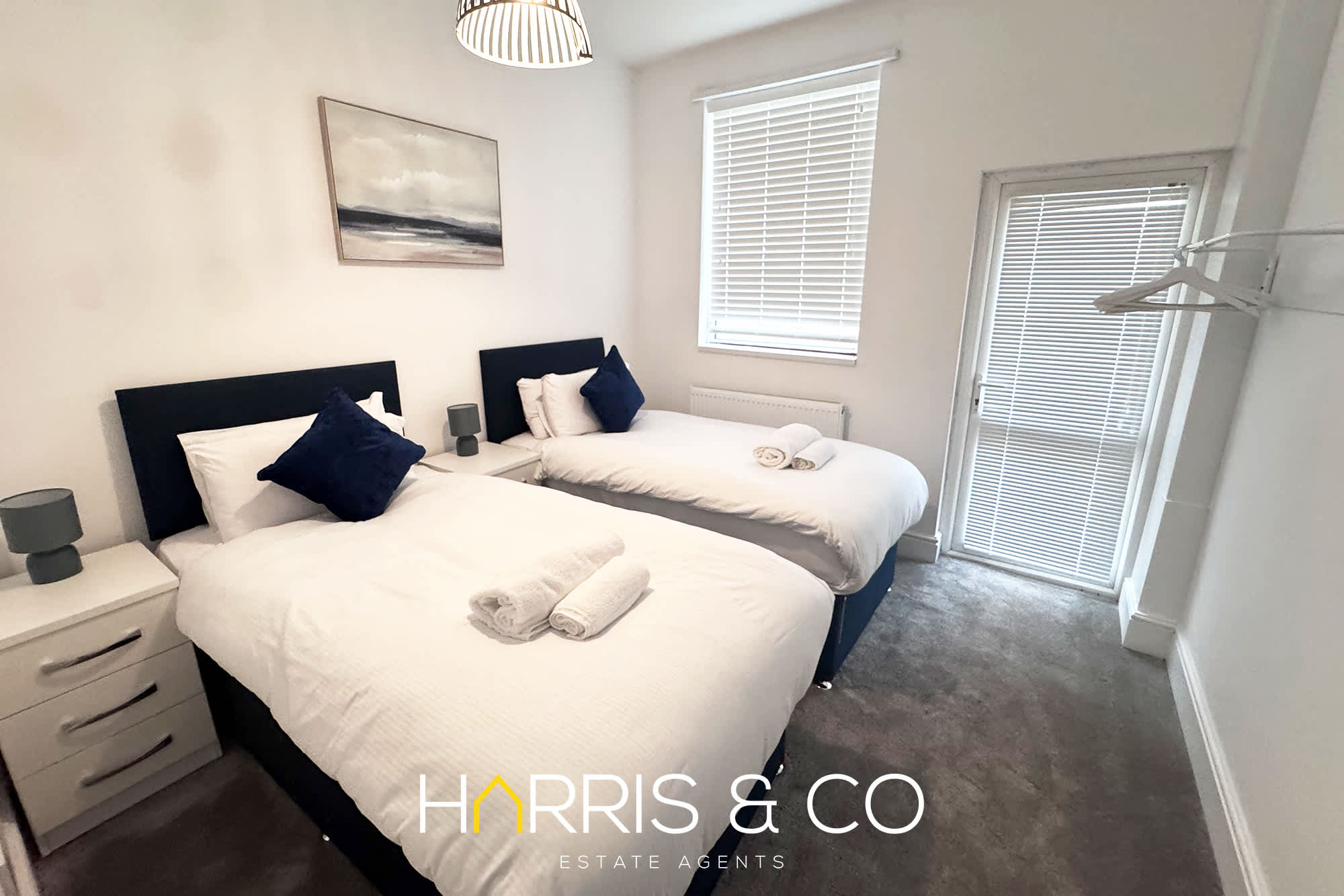 The New Sandpiper - A Sea View Retreat in The Esplanade 25 FY7 6HF - Property image 14 - VivreStays