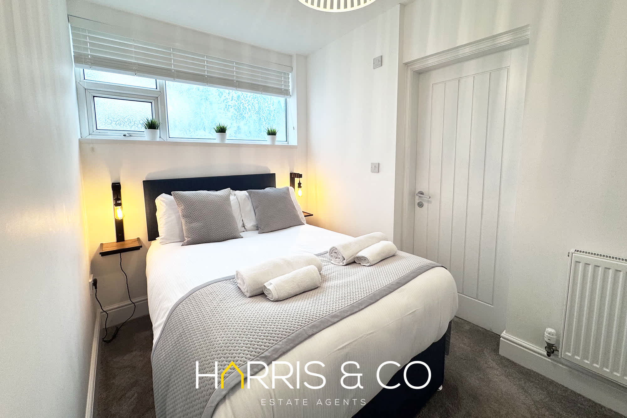 The New Sandpiper - A Sea View Retreat in The Esplanade 25 FY7 6HF - Property image 6 - VivreStays