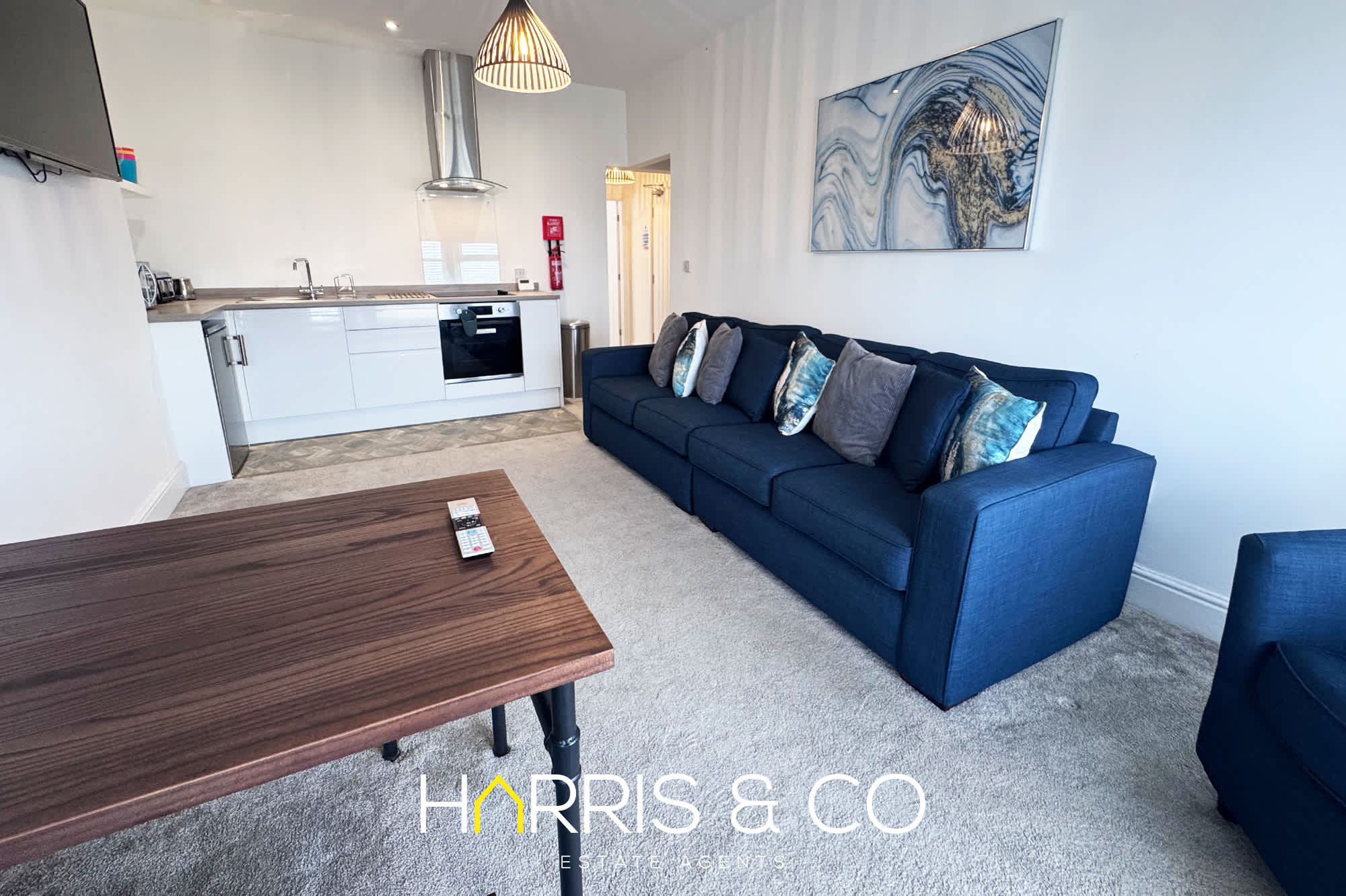 The Artic Tern - A Sea View Retreat in The Esplanade 25 FY7 6HF - Property image 10 - VivreStays