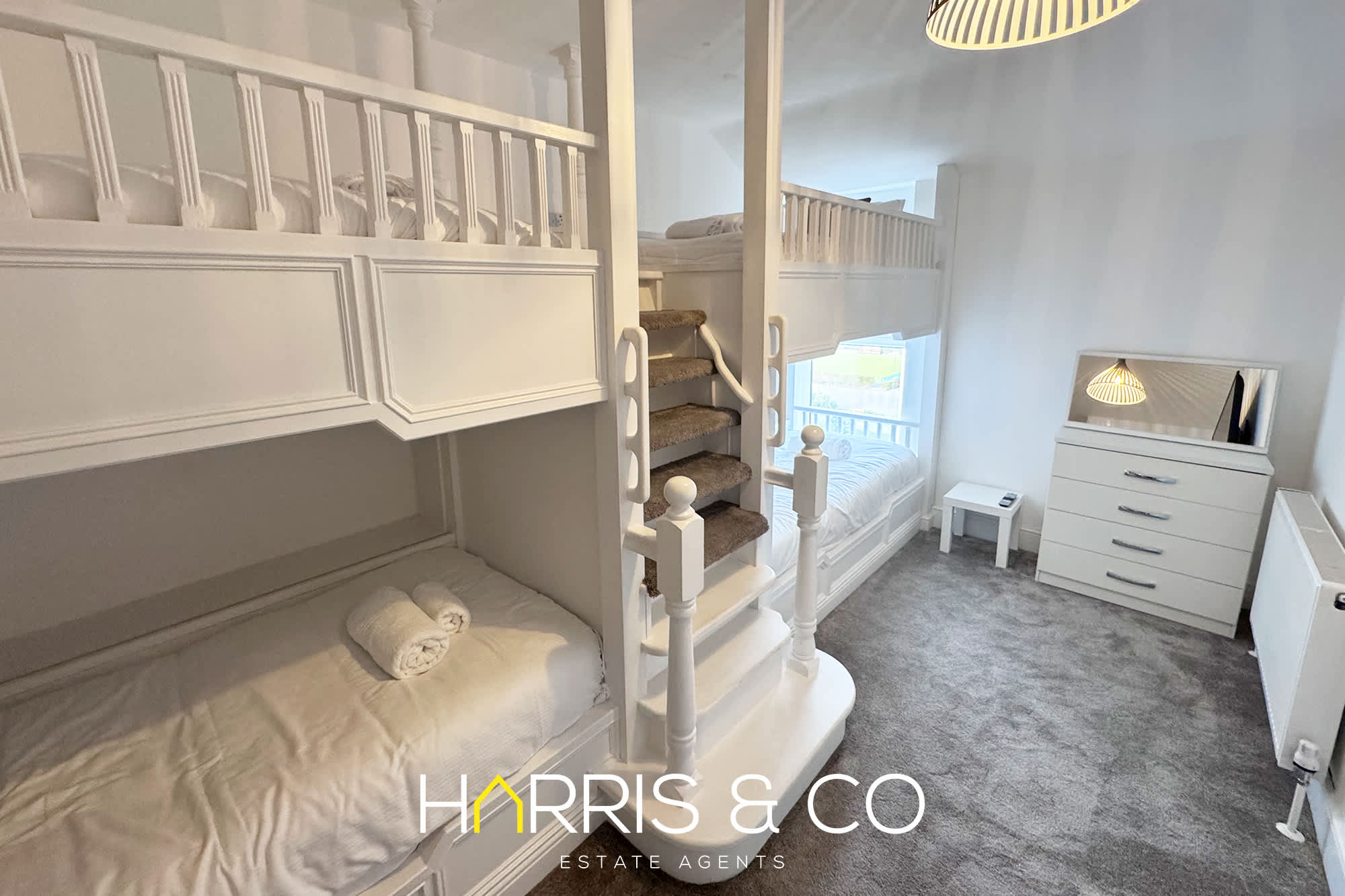 The Artic Tern - A Sea View Retreat in The Esplanade 25 FY7 6HF - Property image 8 - VivreStays