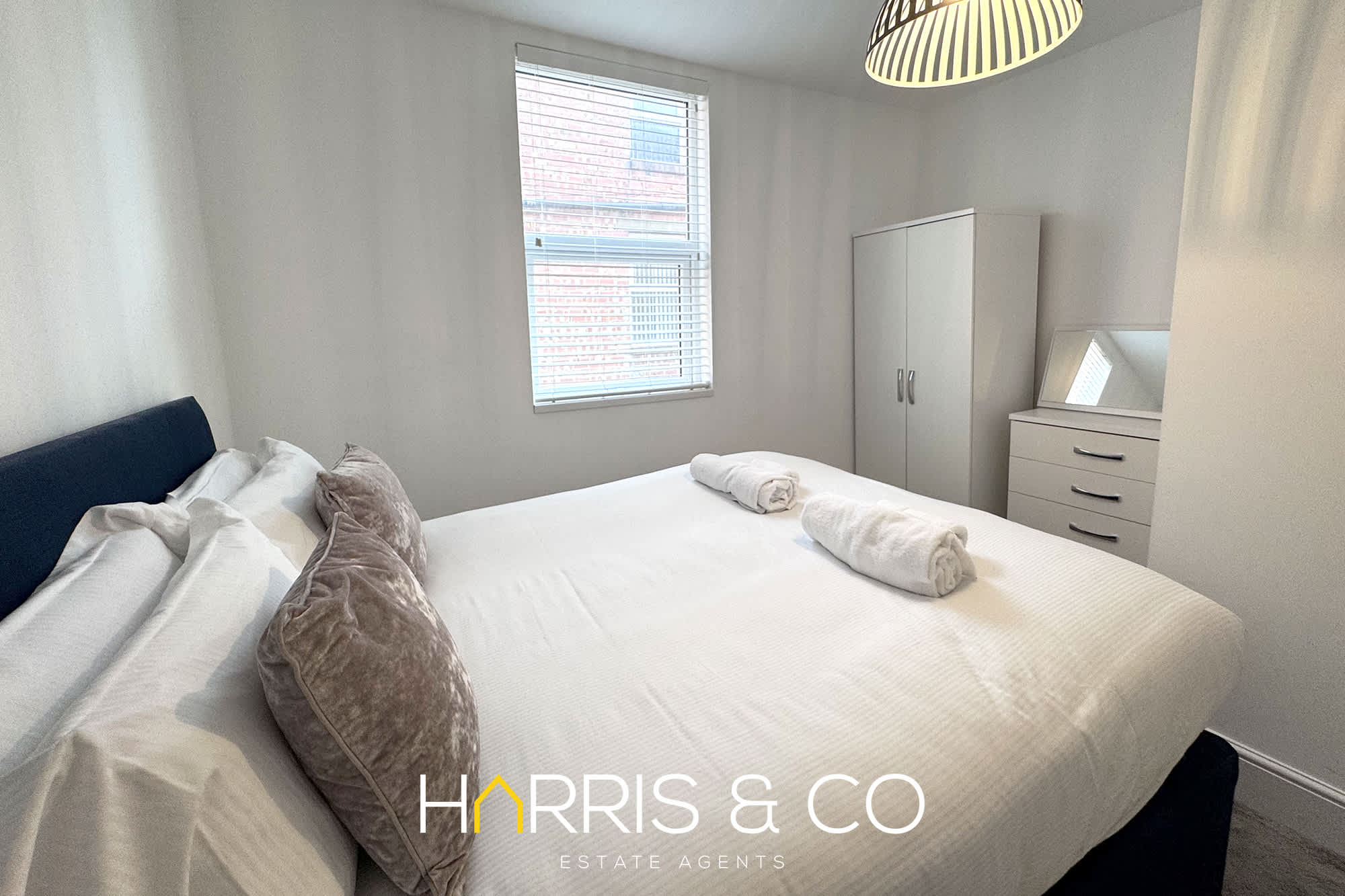 The Oyster Catcher - A Cosy Coastal Retreat in The Esplanade 25 FY7 6HF - Property image 3 - VivreStays