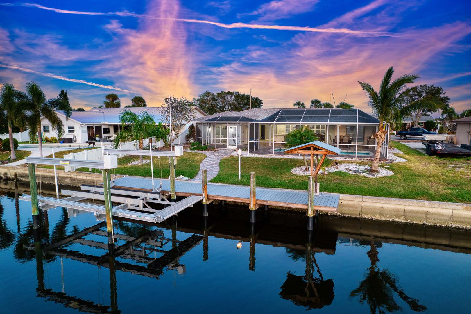 Waterfront 3 Br~Newly Renovated~Pool~Dog Friendly