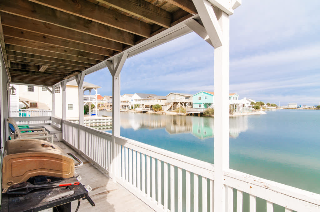 Crab Crest Waterfront House 2 Blocks to Beach