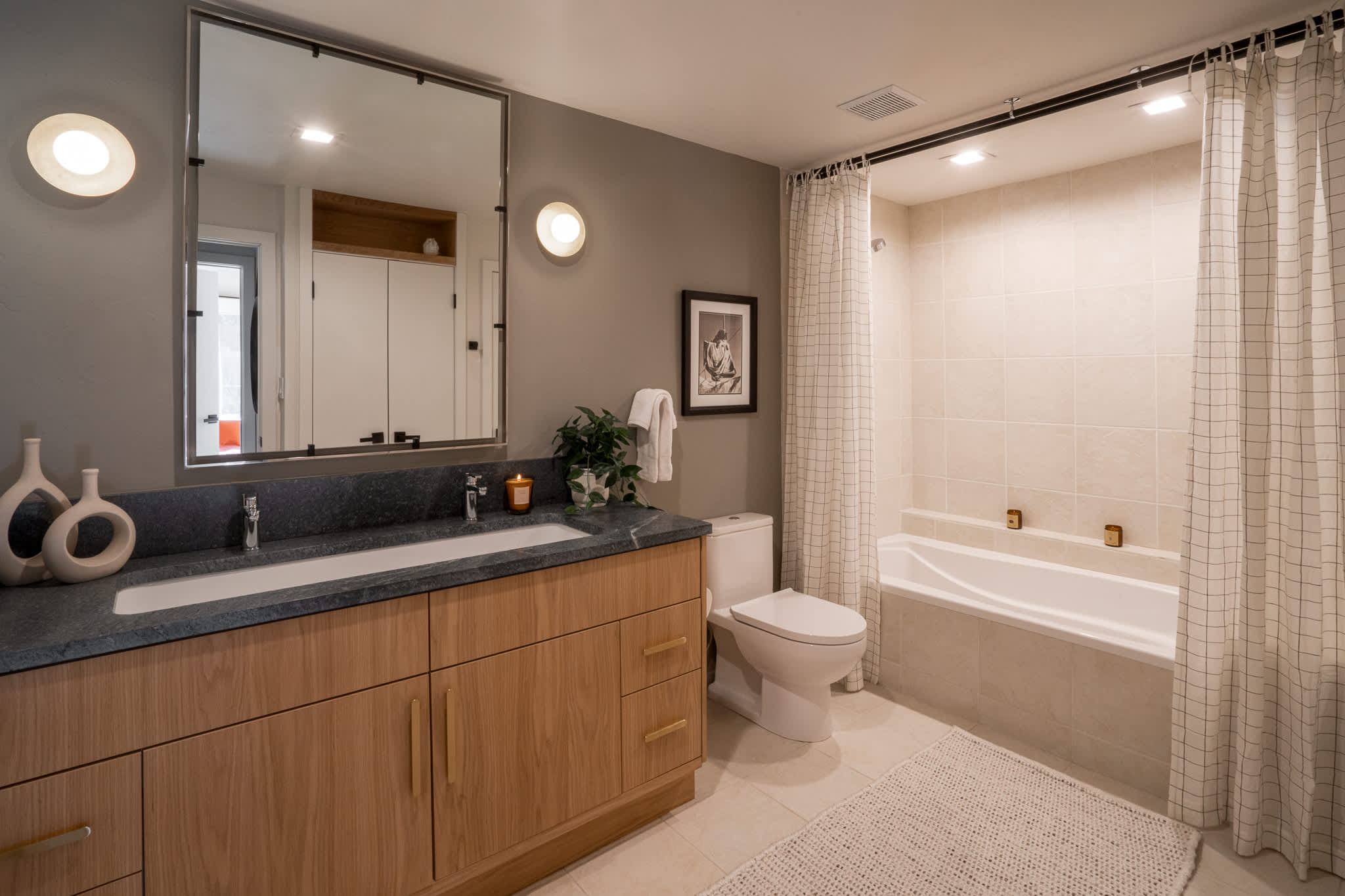Spacious & Central Aspen 1BR with AC!