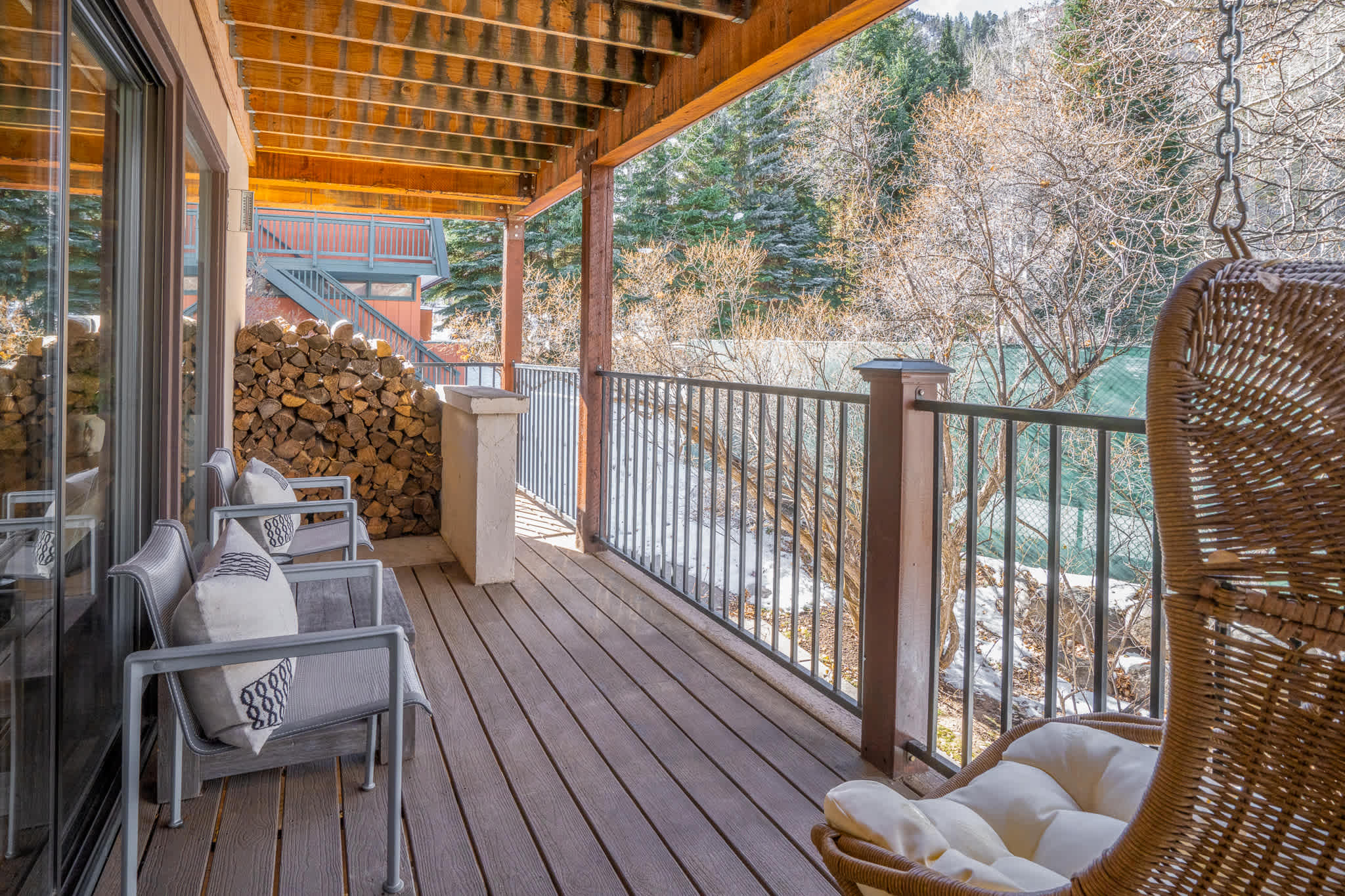 Spacious & Central Aspen 1BR with AC!
