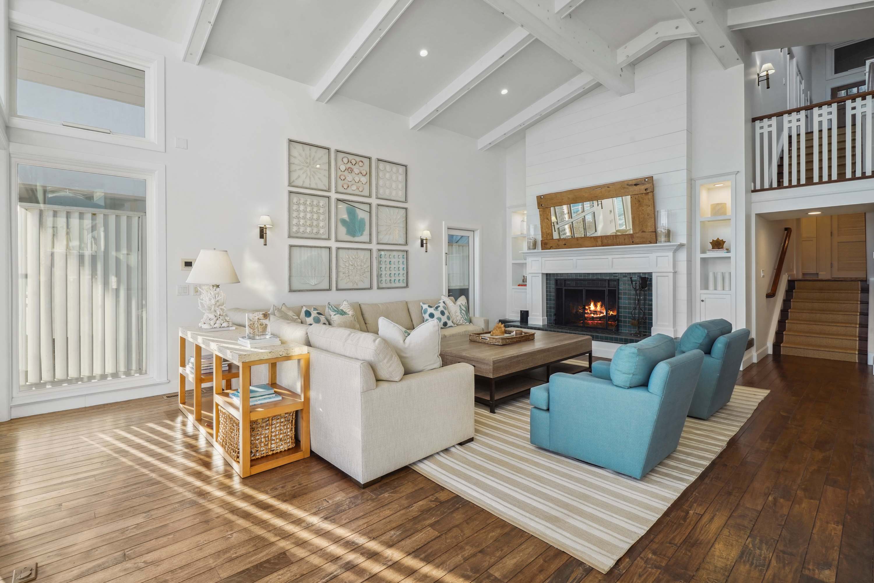 A living area that celebrates coastal beauty.