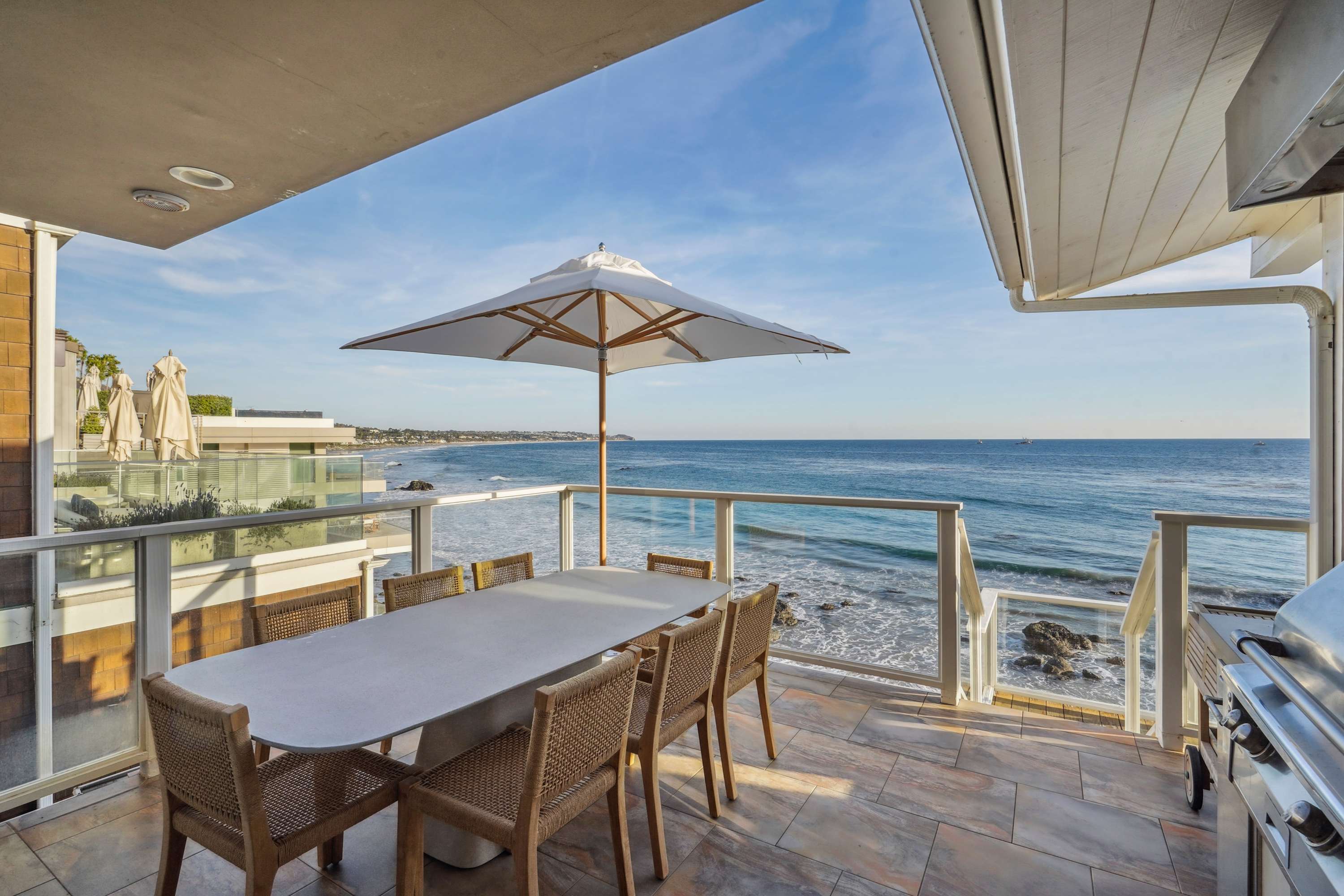 Every bite feels special with the ocean as your backdrop.