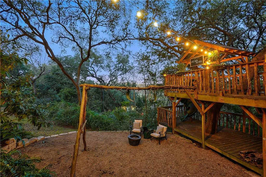 Lake, Large Deck & Firepit | Lake Austin Treehouse